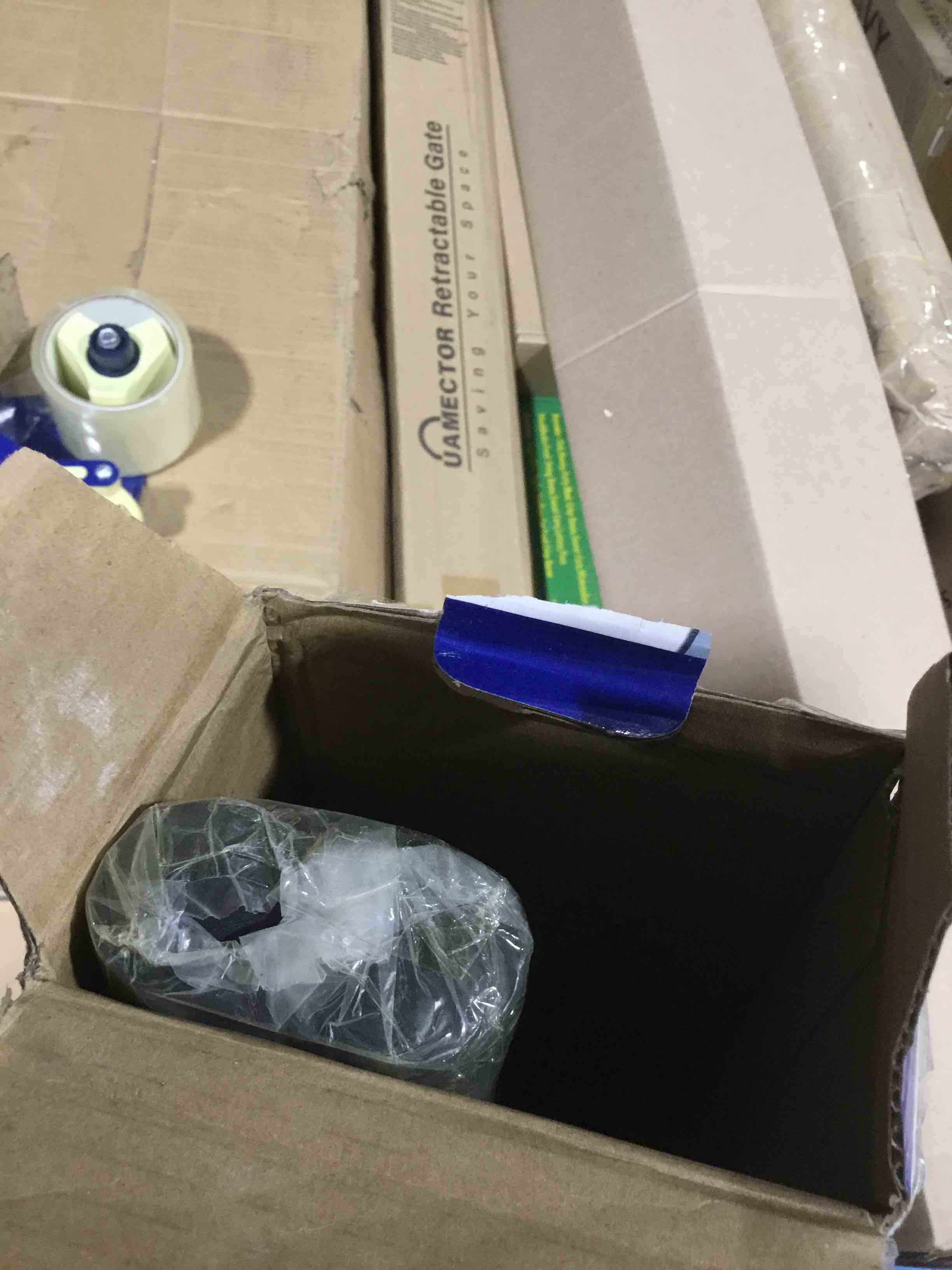 https://s3.amazonaws.com/lotting-images-prod/bidfta/RED6214823_1719241395278.jpeg
