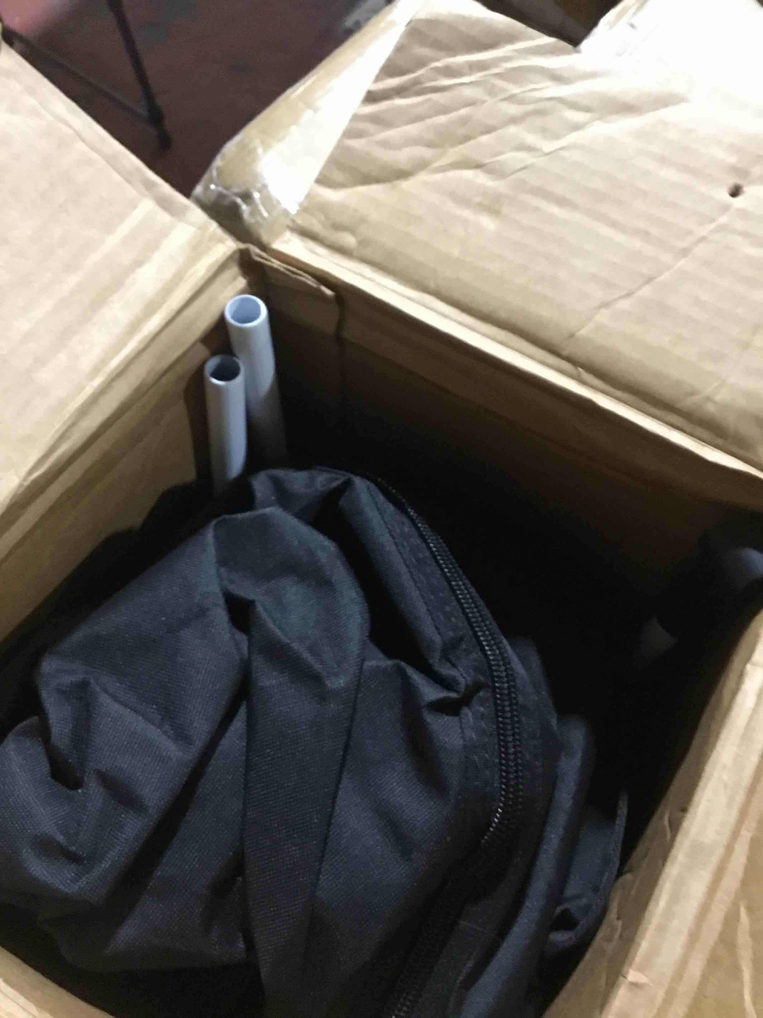 https://s3.amazonaws.com/lotting-images-prod/bidfta/RED6215061_1721940646883.jpeg