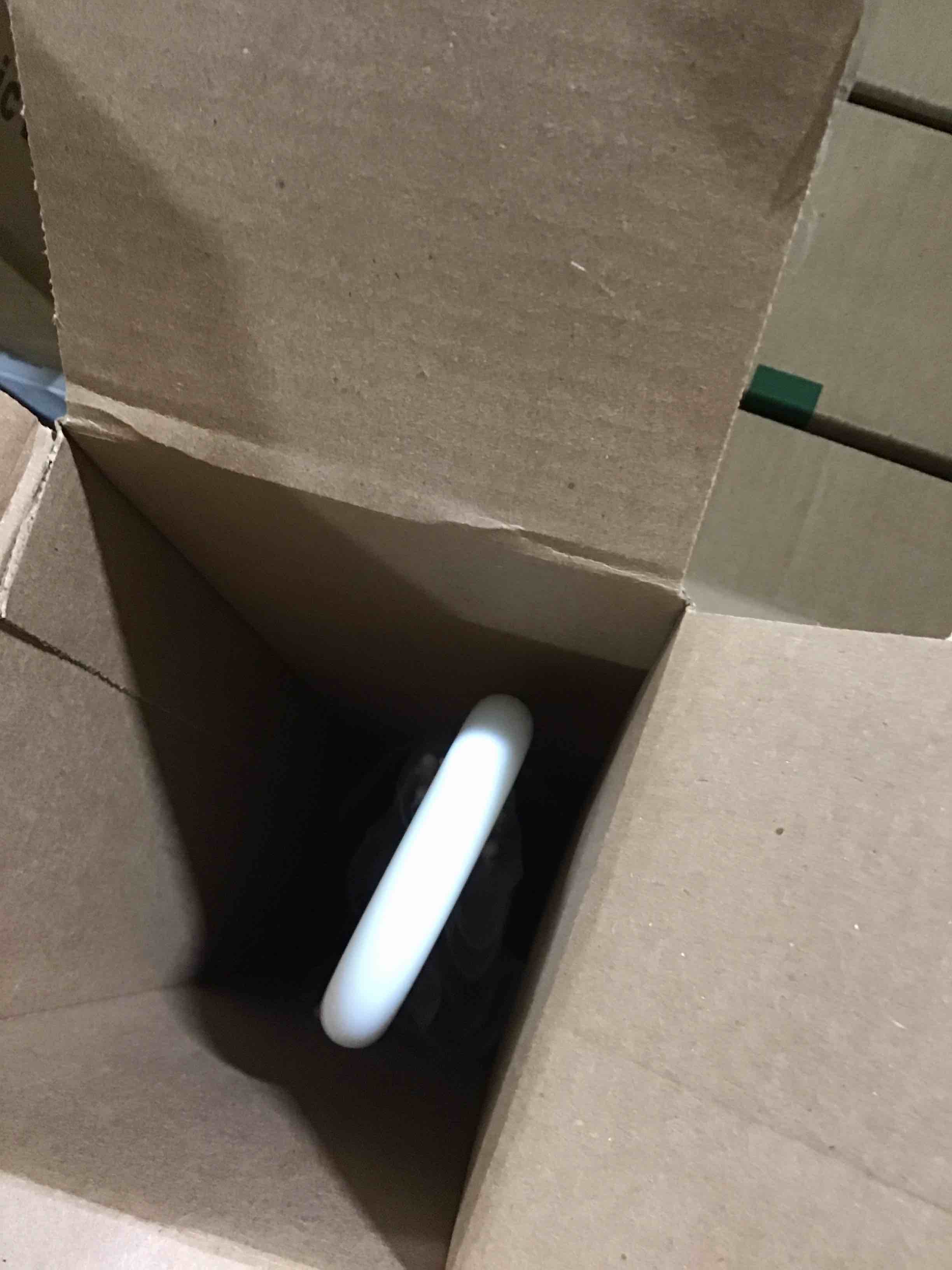 https://s3.amazonaws.com/lotting-images-prod/bidfta/RED6215624_1722617988217.jpeg
