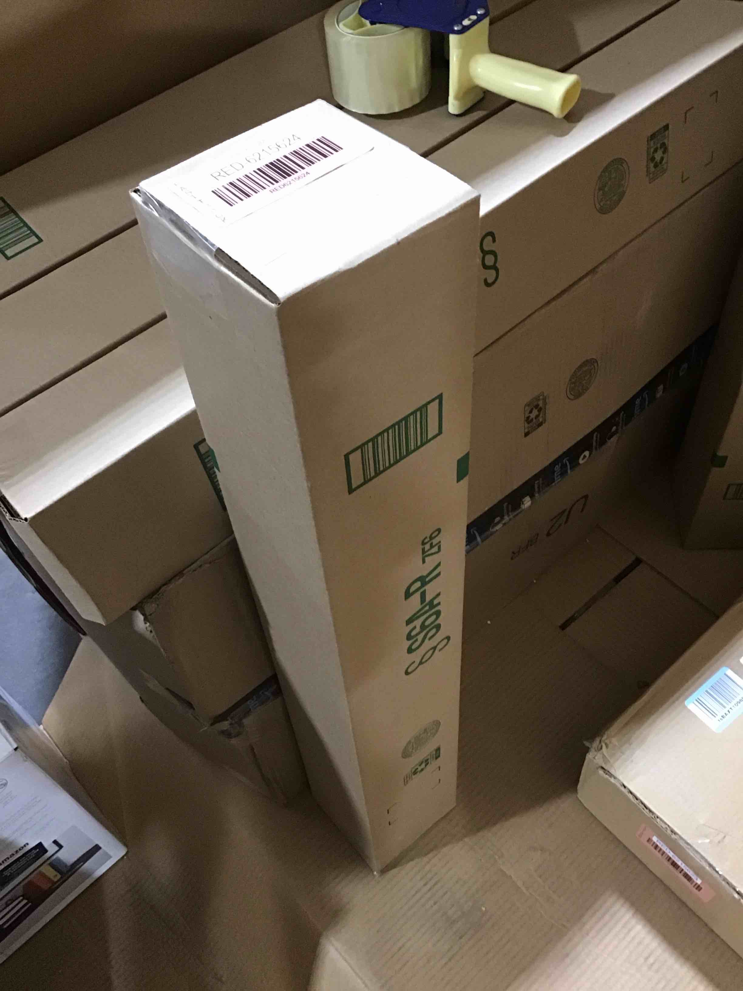 https://s3.amazonaws.com/lotting-images-prod/bidfta/RED6215624_1722618045386.jpeg