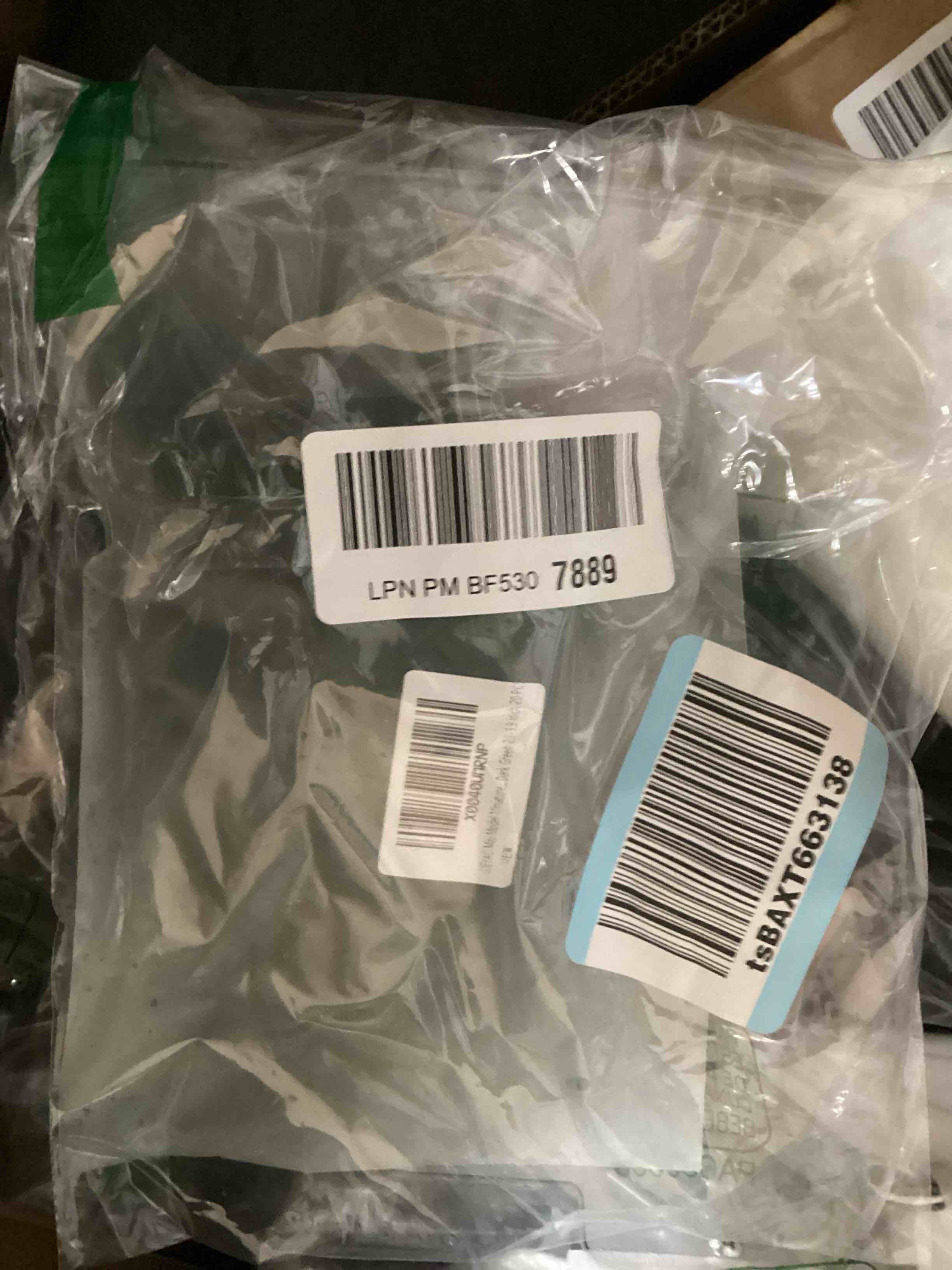 https://s3.amazonaws.com/lotting-images-prod/bidfta/RED6215935_1722956426817.jpeg