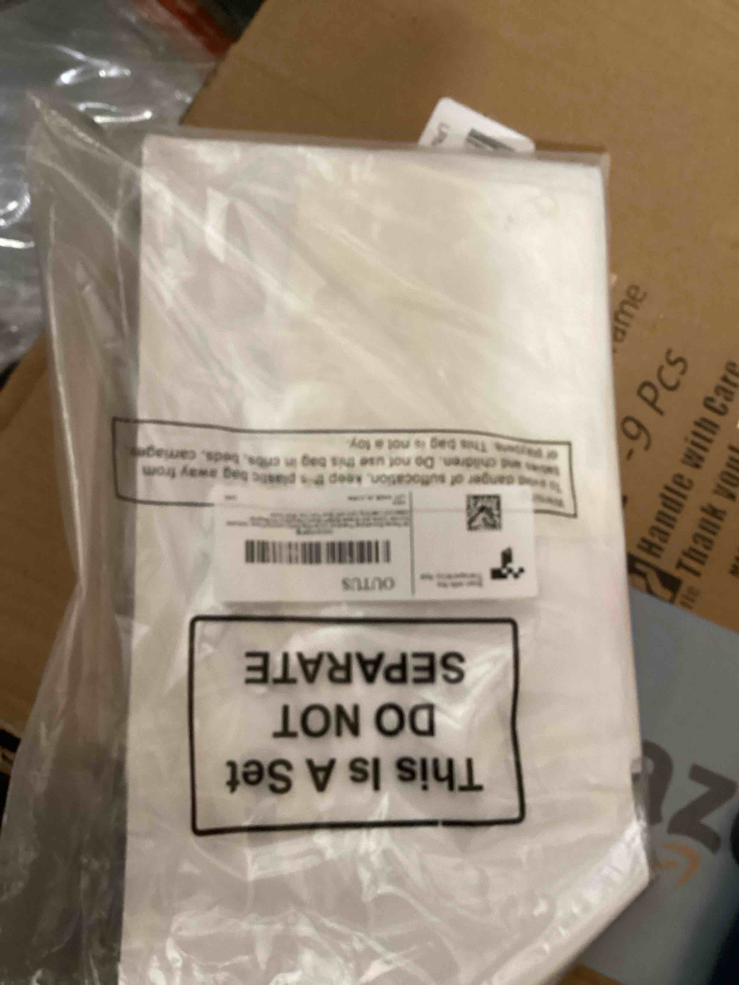 https://s3.amazonaws.com/lotting-images-prod/bidfta/RED6216000_1722965255808.jpeg