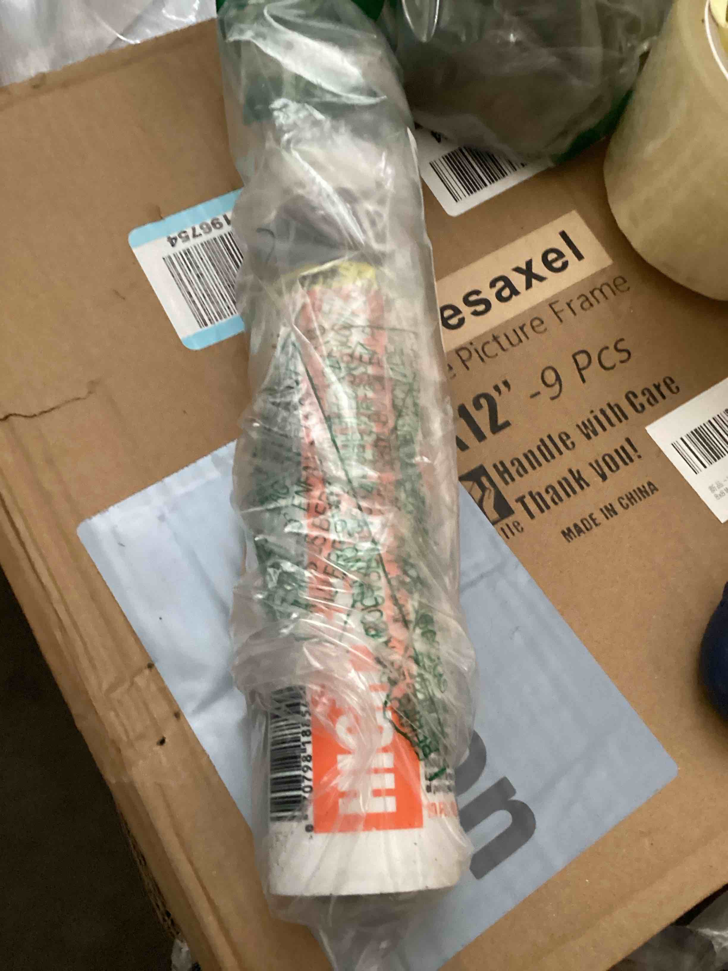 https://s3.amazonaws.com/lotting-images-prod/bidfta/RED6216019_1722967166825.jpeg