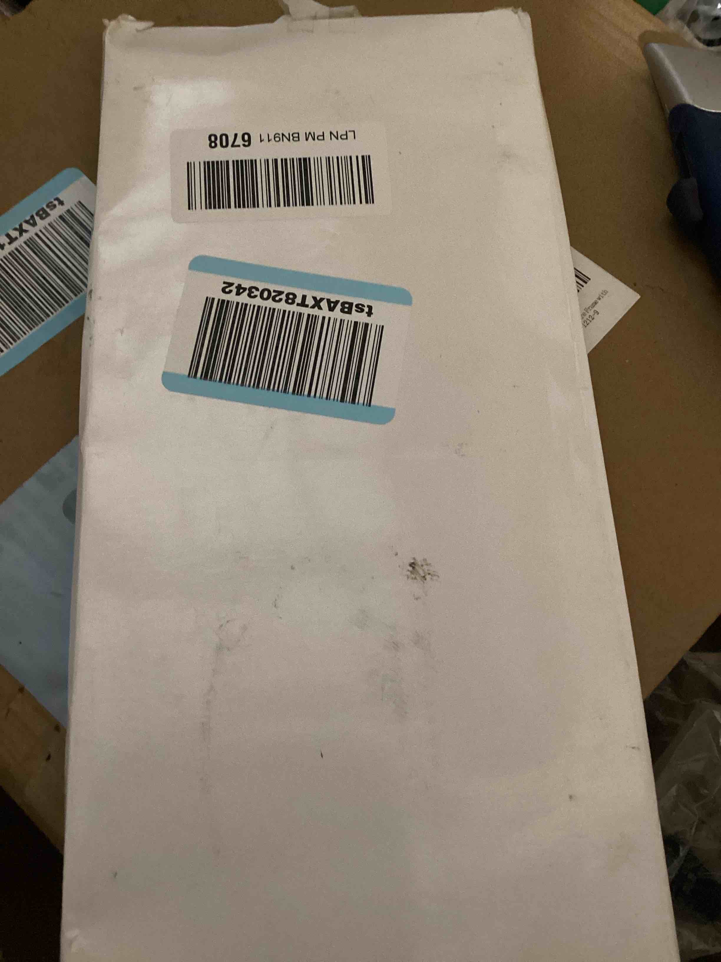 https://s3.amazonaws.com/lotting-images-prod/bidfta/RED6216030_1722968298495.jpeg