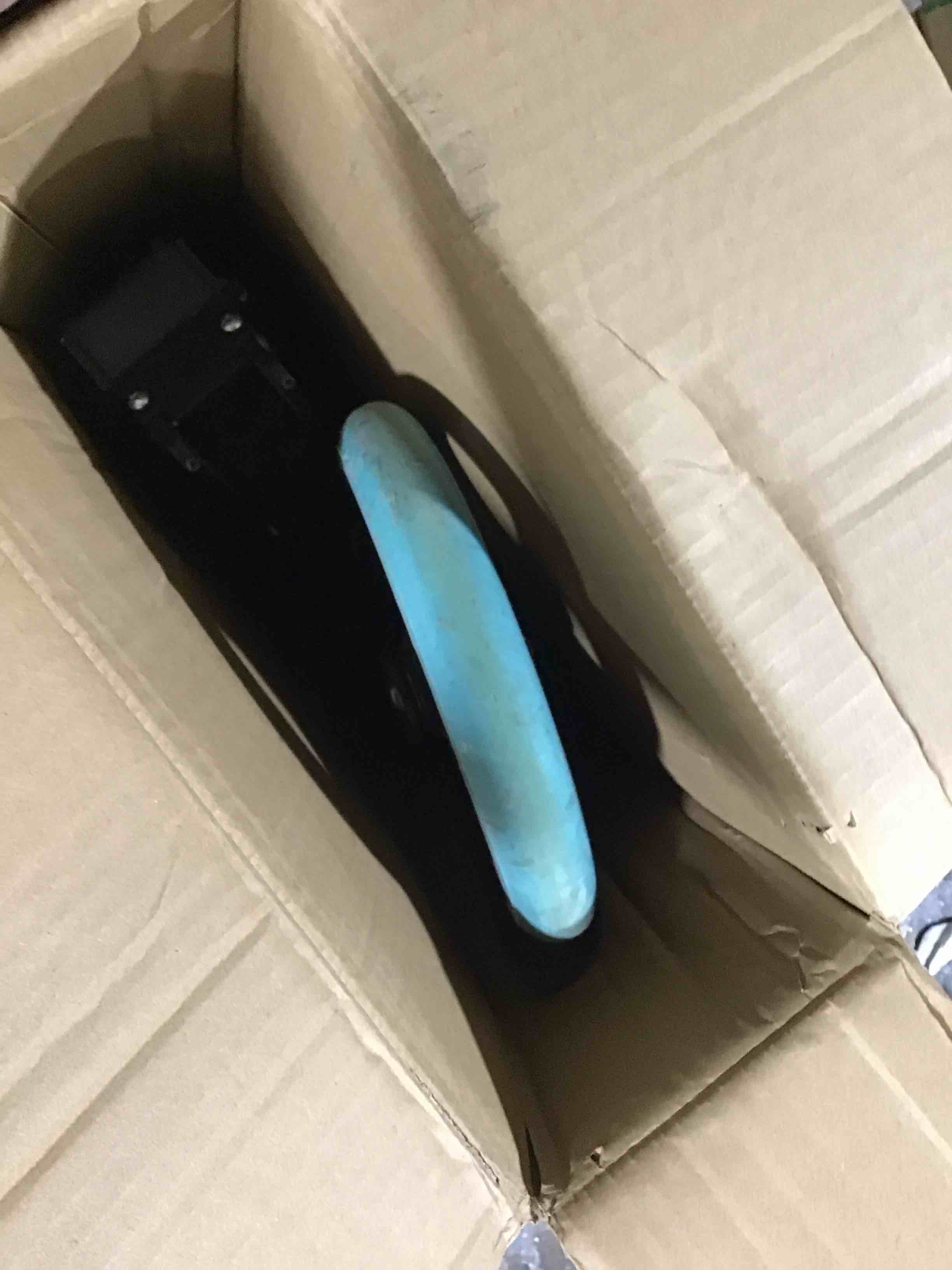 https://s3.amazonaws.com/lotting-images-prod/bidfta/RED6216187_1724687035072.jpeg