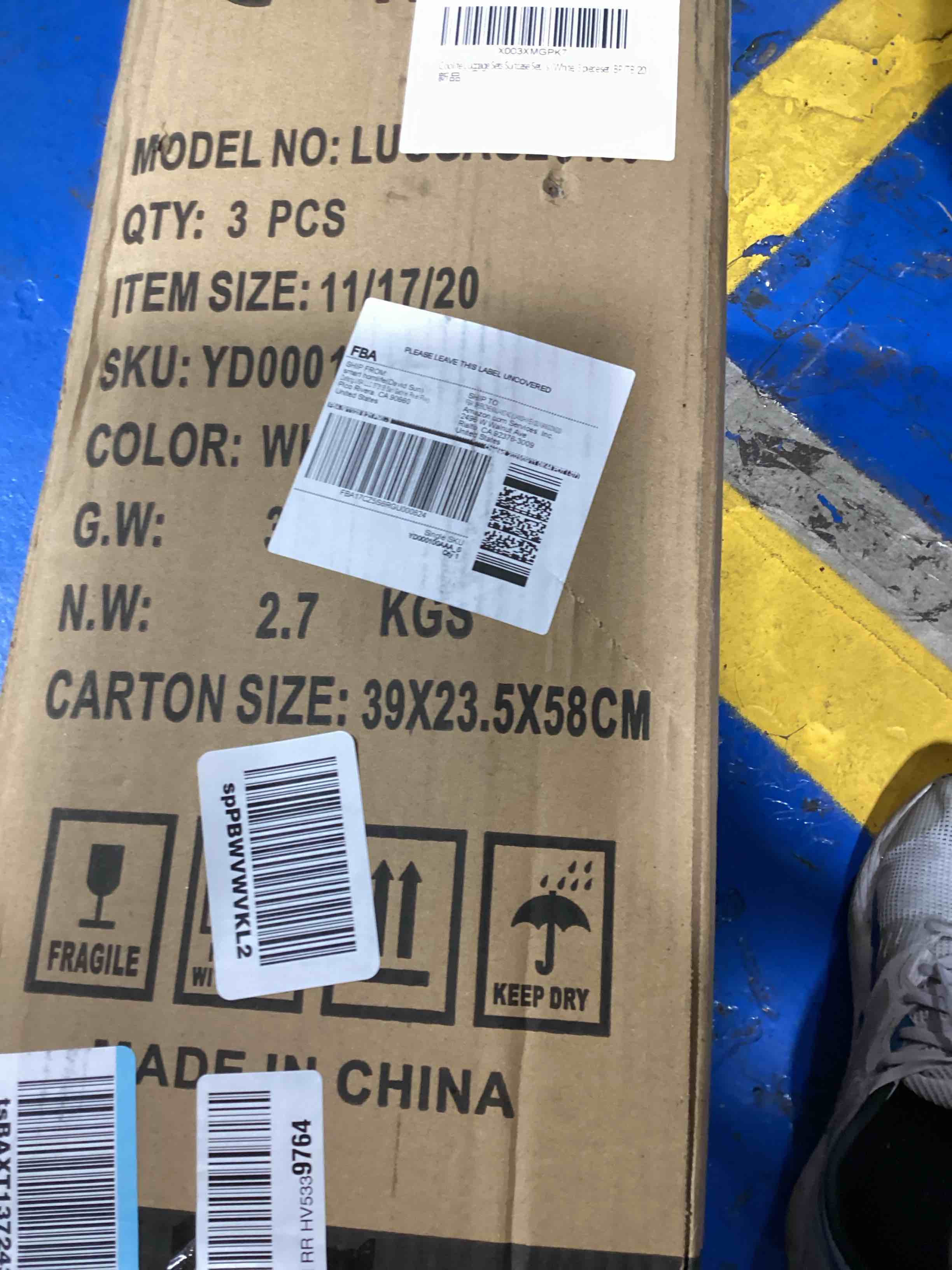 https://s3.amazonaws.com/lotting-images-prod/bidfta/RED6217219_1715020096925.jpeg