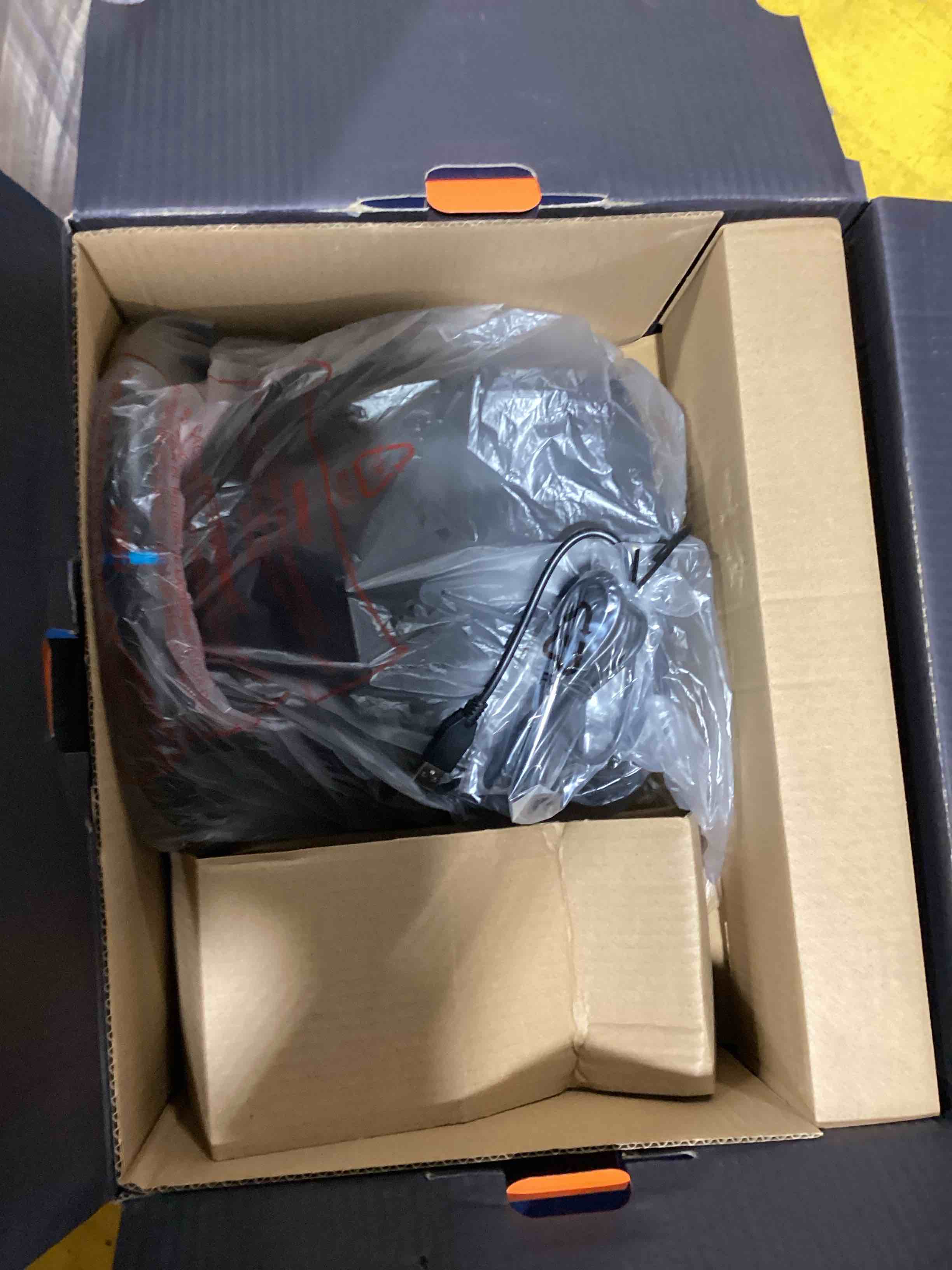 https://s3.amazonaws.com/lotting-images-prod/bidfta/RED6217224_1715019295234.jpeg