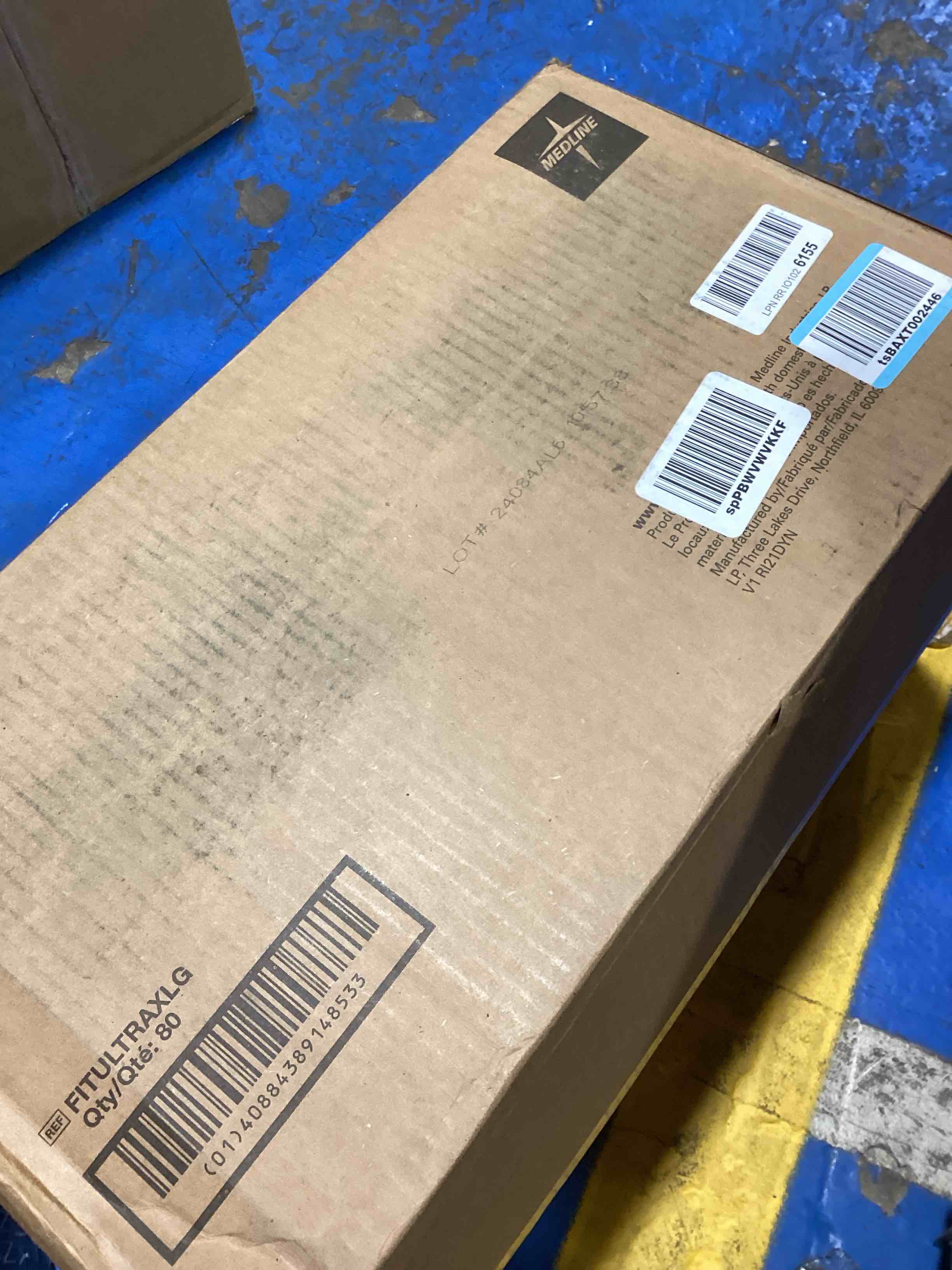 https://s3.amazonaws.com/lotting-images-prod/bidfta/RED6217226_1715018701270.jpeg