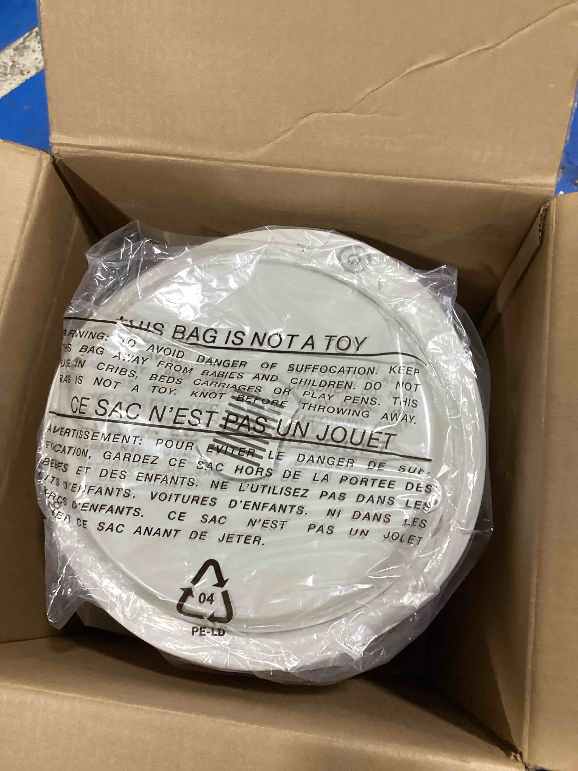https://s3.amazonaws.com/lotting-images-prod/bidfta/RED6217271_1715096495409.jpeg