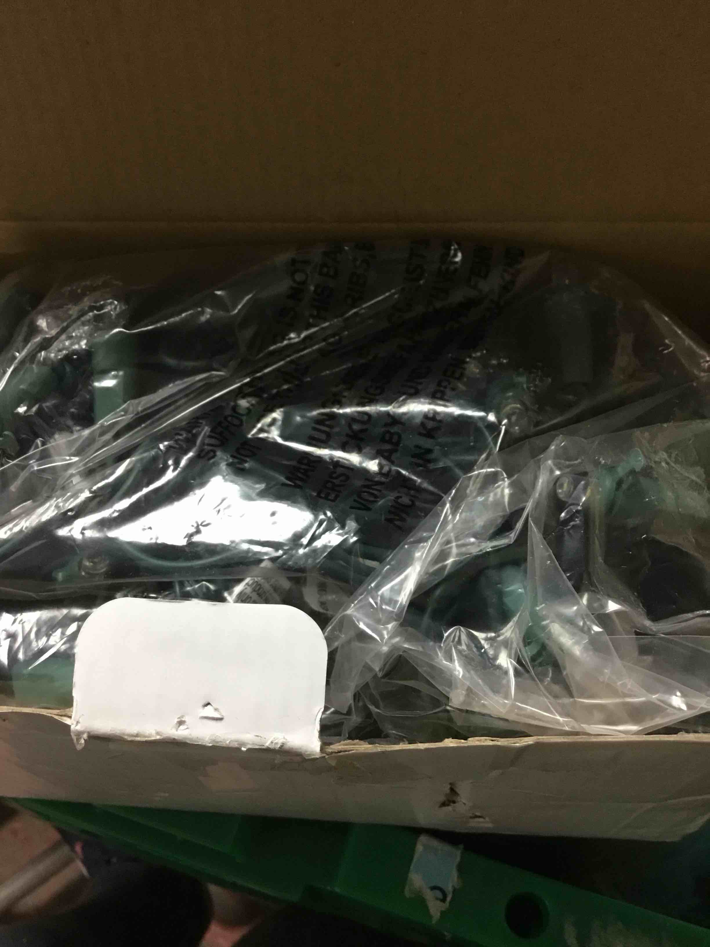 https://s3.amazonaws.com/lotting-images-prod/bidfta/RED6218045_1711645299864.jpeg
