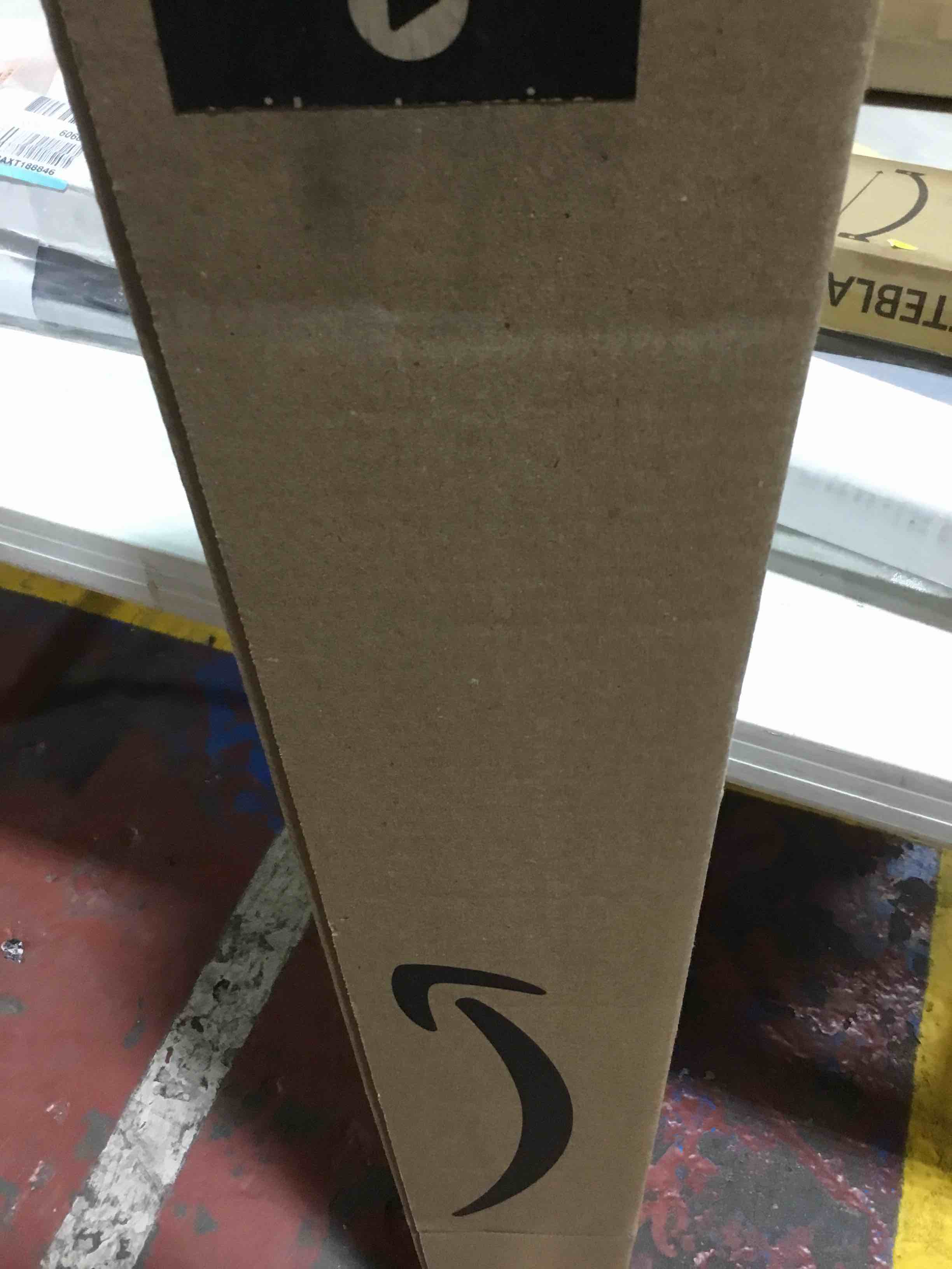 https://s3.amazonaws.com/lotting-images-prod/bidfta/RED6218963_1713271886358.jpeg