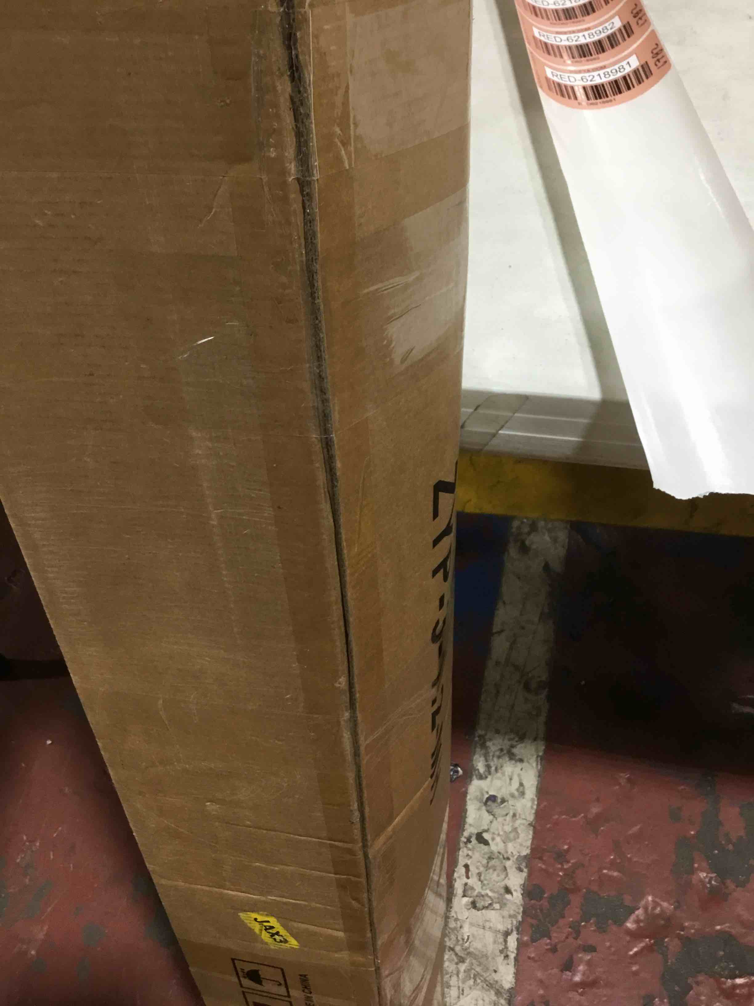 https://s3.amazonaws.com/lotting-images-prod/bidfta/RED6218981_1713272839238.jpeg