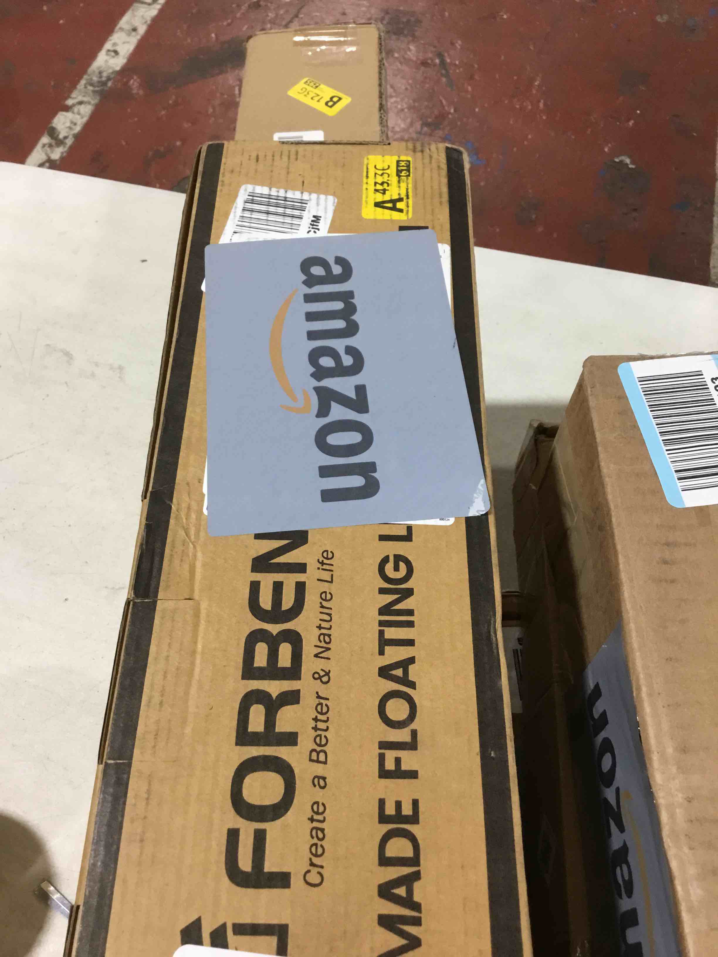 https://s3.amazonaws.com/lotting-images-prod/bidfta/RED6219013_1713281605830.jpeg