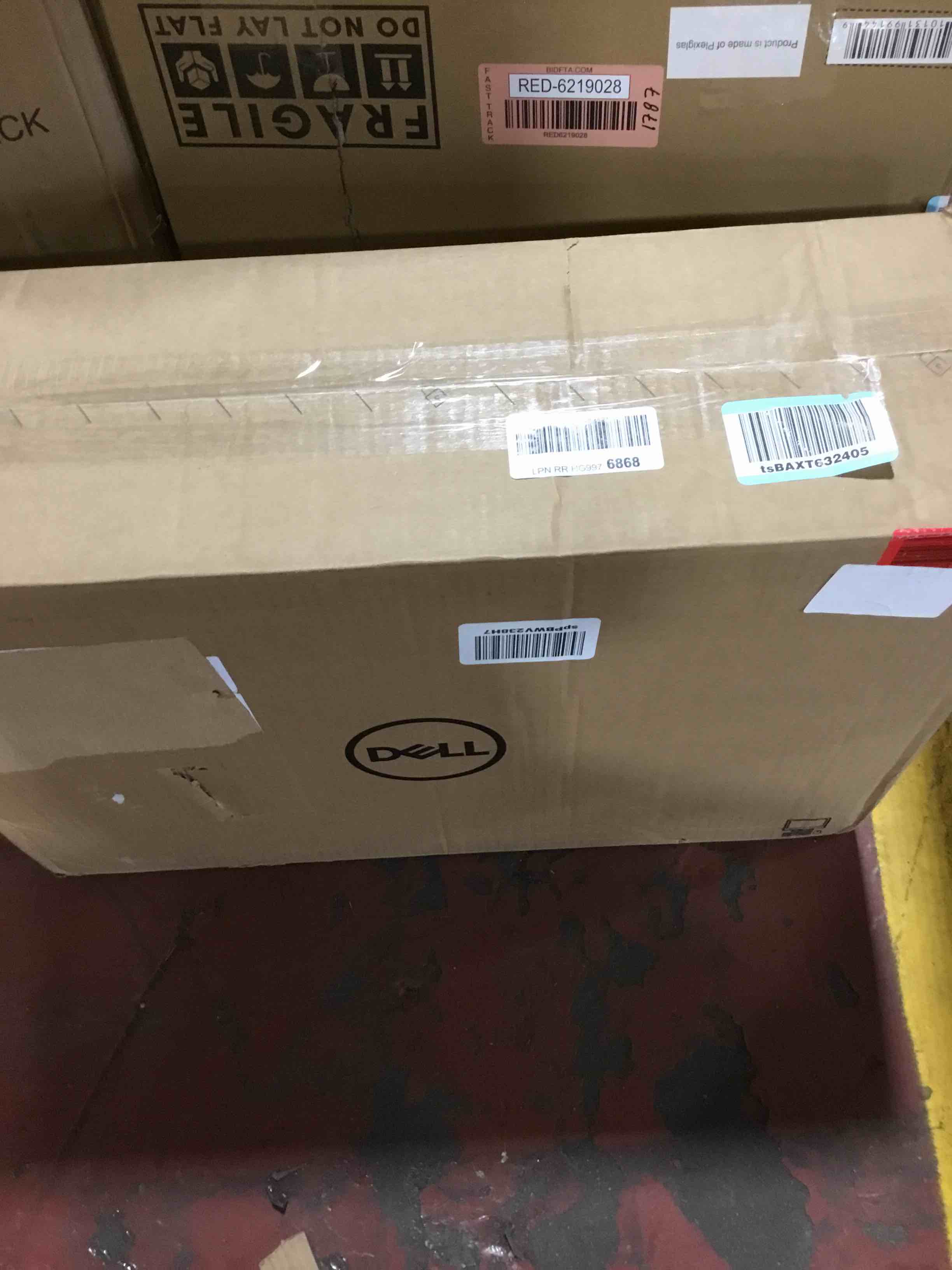 https://s3.amazonaws.com/lotting-images-prod/bidfta/RED6219025_1713287798918.jpeg