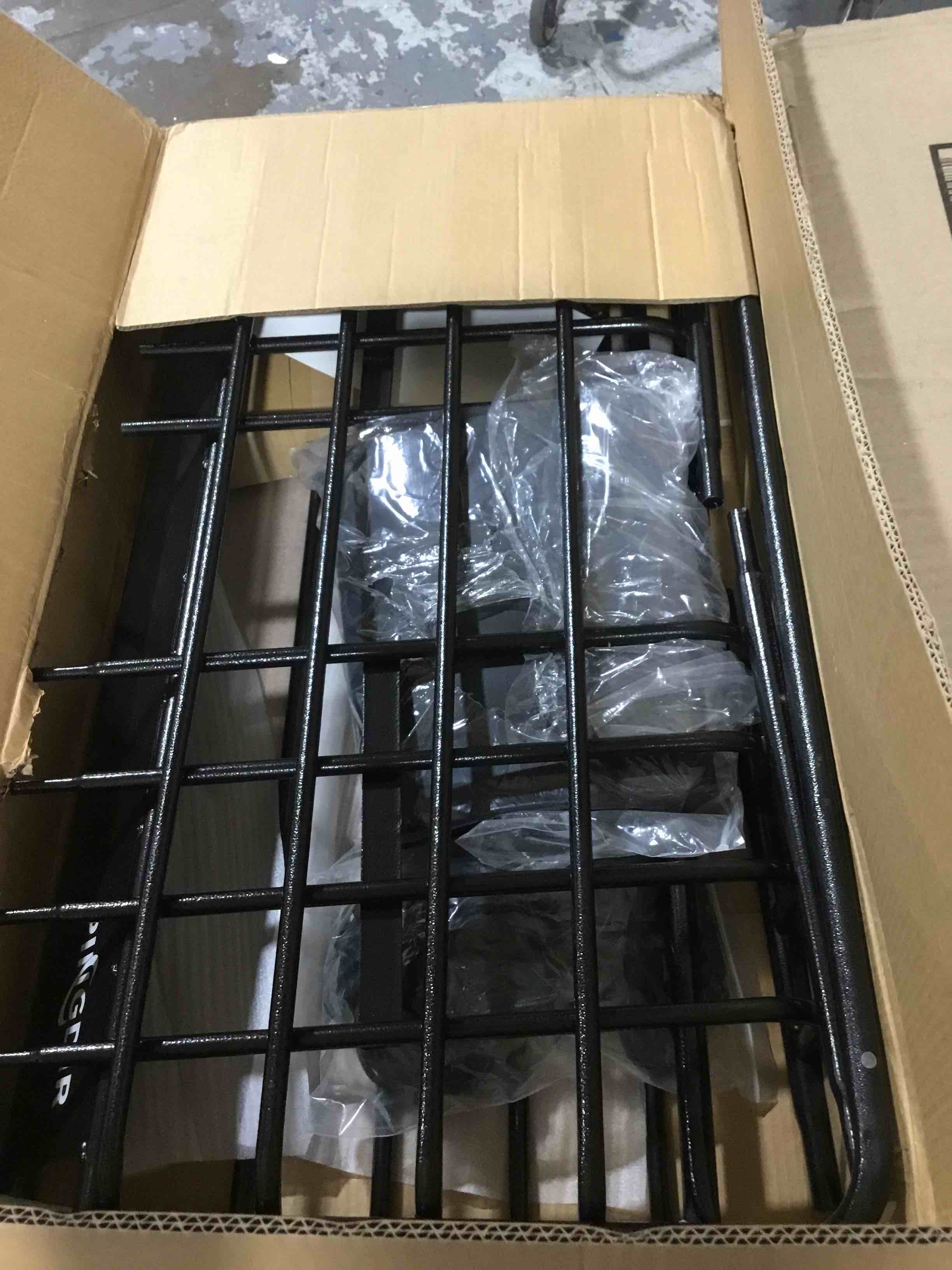 https://s3.amazonaws.com/lotting-images-prod/bidfta/RED6219400_1713897929324.jpeg