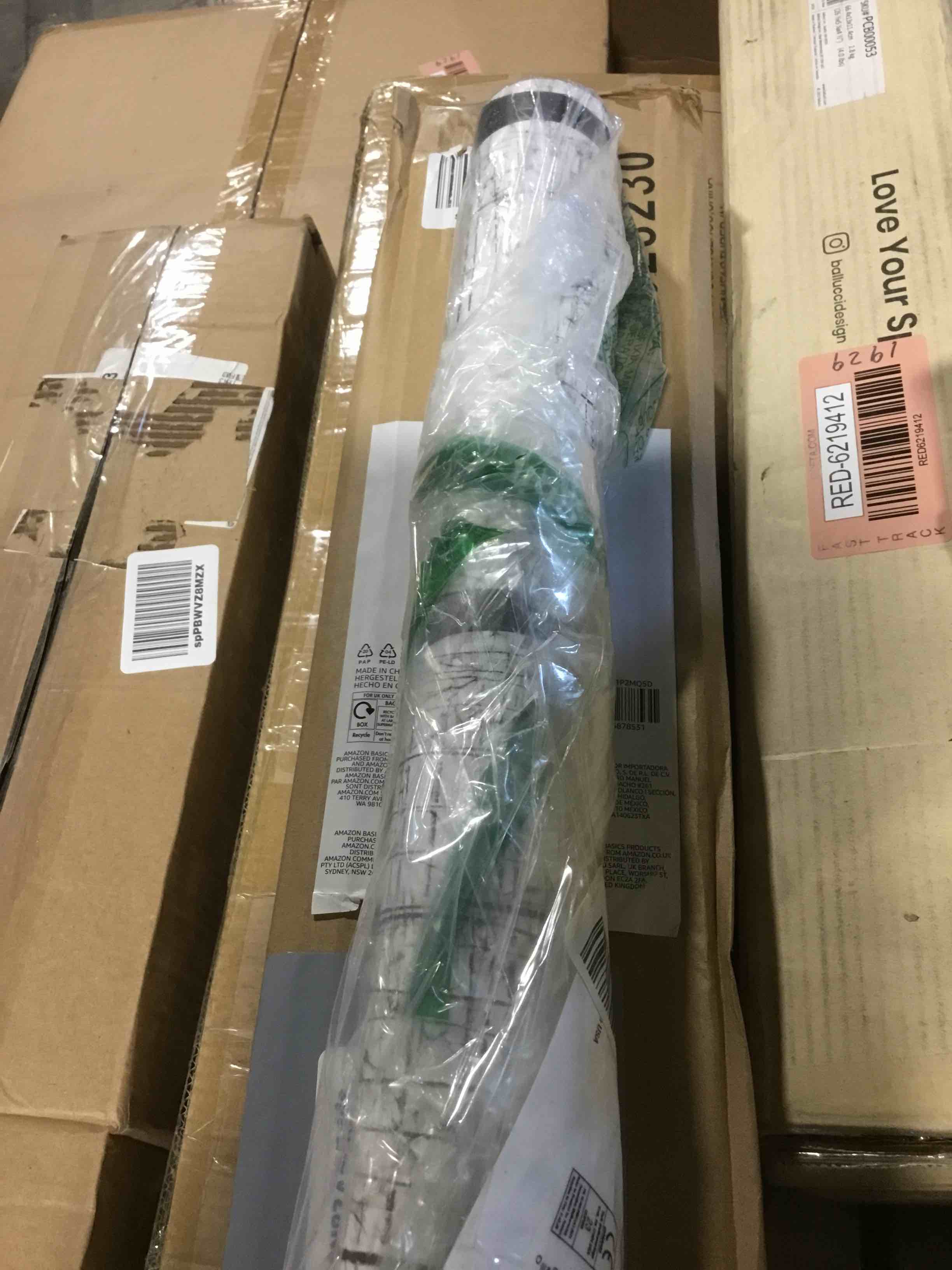 https://s3.amazonaws.com/lotting-images-prod/bidfta/RED6219409_1713967076227.jpeg