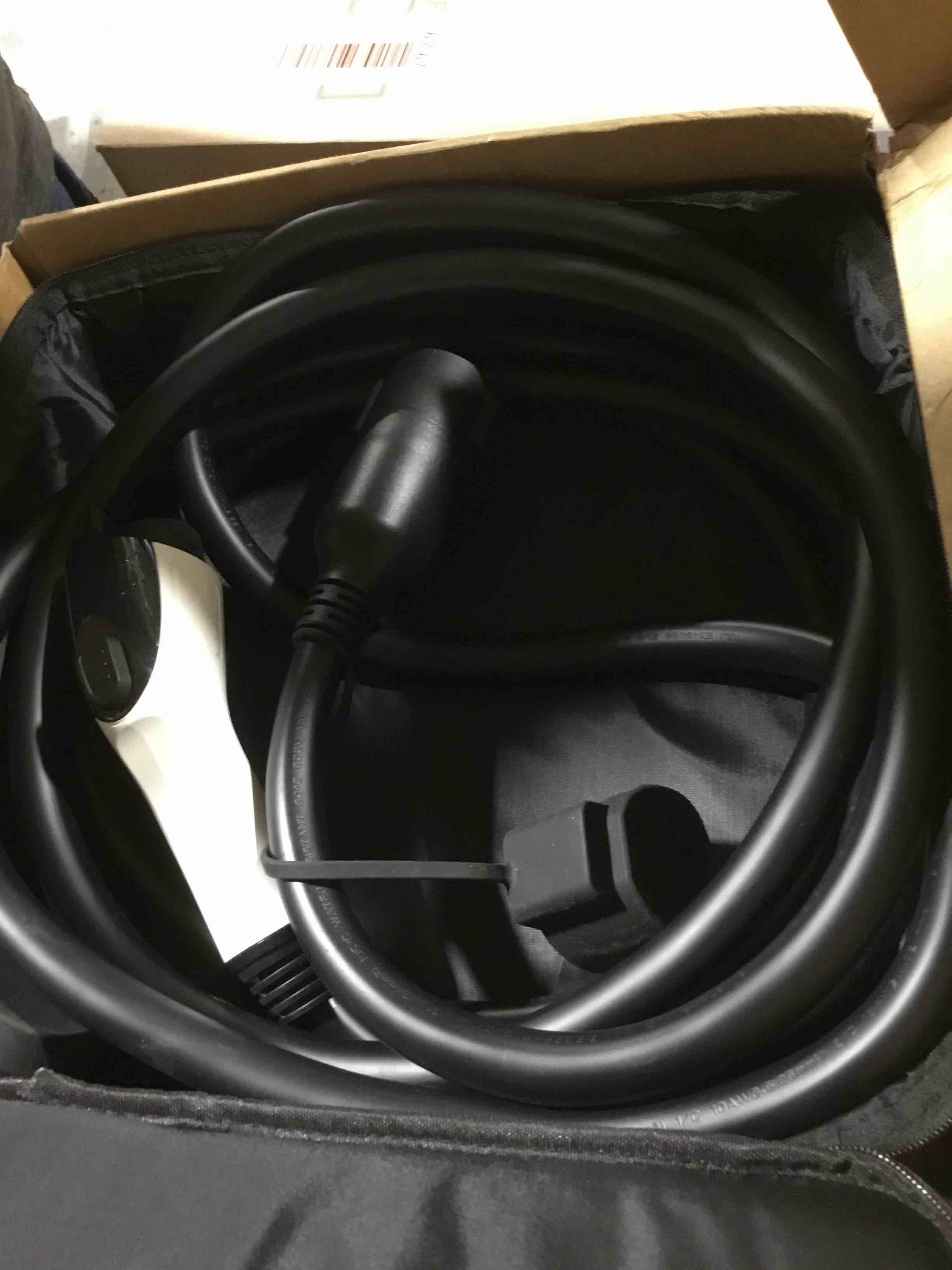 https://s3.amazonaws.com/lotting-images-prod/bidfta/RED6219411_1713968785074.jpeg