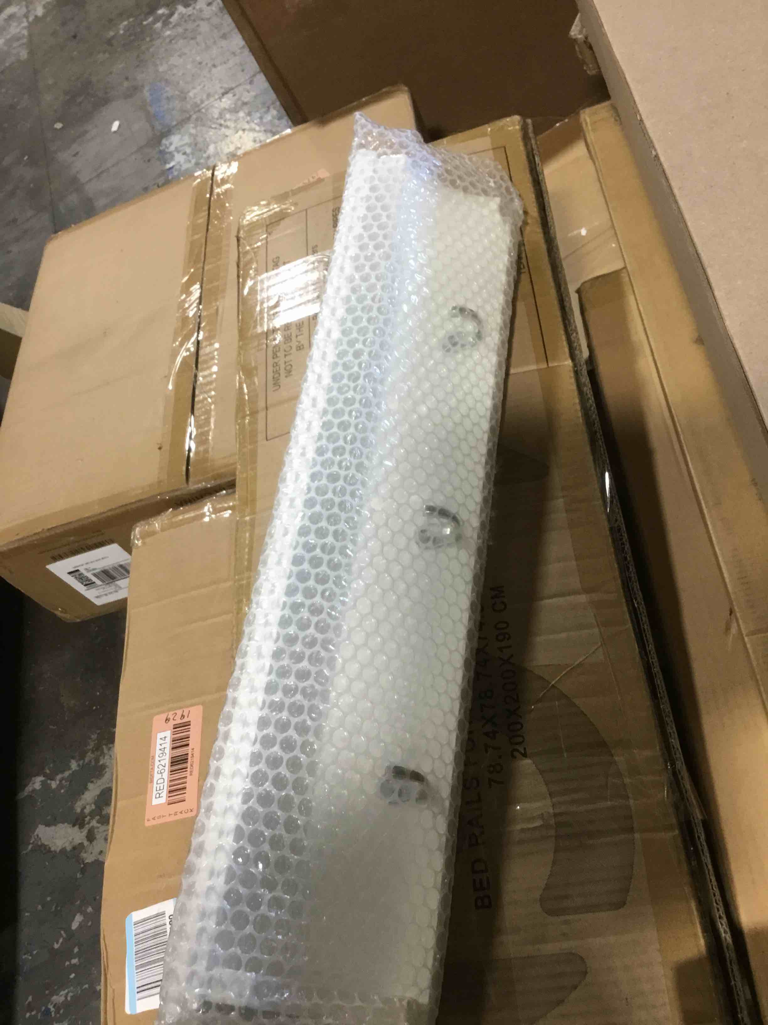 https://s3.amazonaws.com/lotting-images-prod/bidfta/RED6219412_1713965043058.jpeg