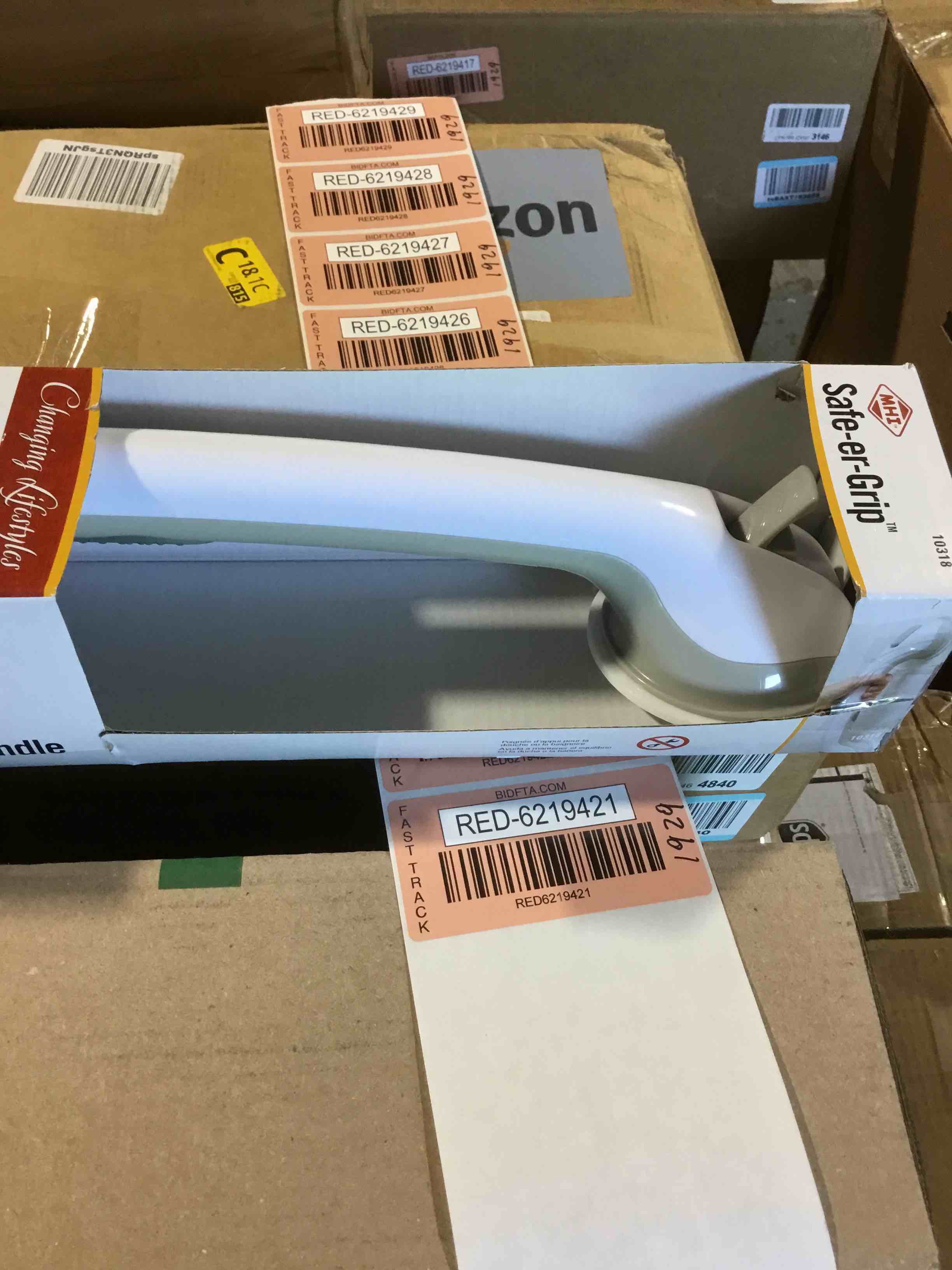 https://s3.amazonaws.com/lotting-images-prod/bidfta/RED6219420_1713969088071.jpeg