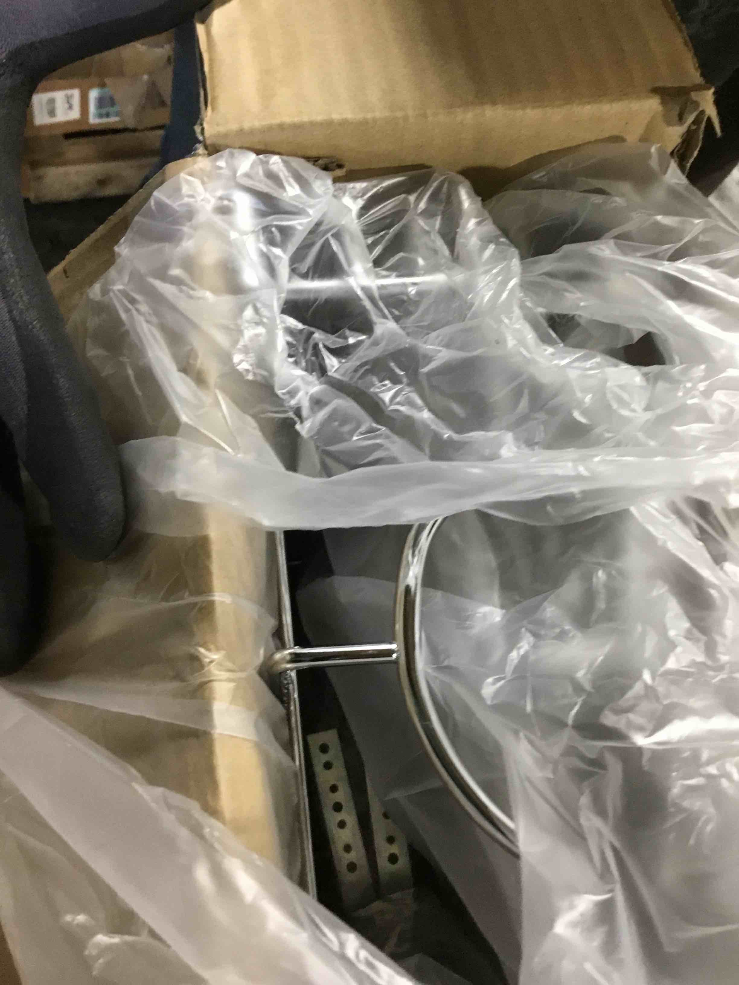 https://s3.amazonaws.com/lotting-images-prod/bidfta/RED6219423_1713969264589.jpeg