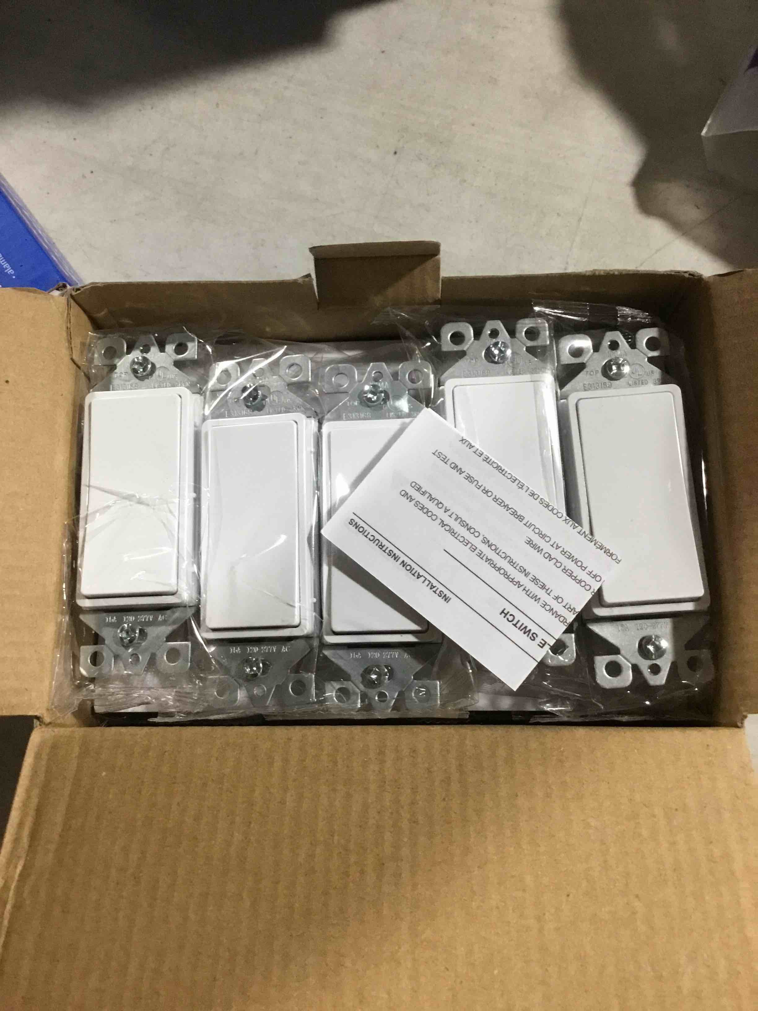 https://s3.amazonaws.com/lotting-images-prod/bidfta/RED6222823_1714417757256.jpeg