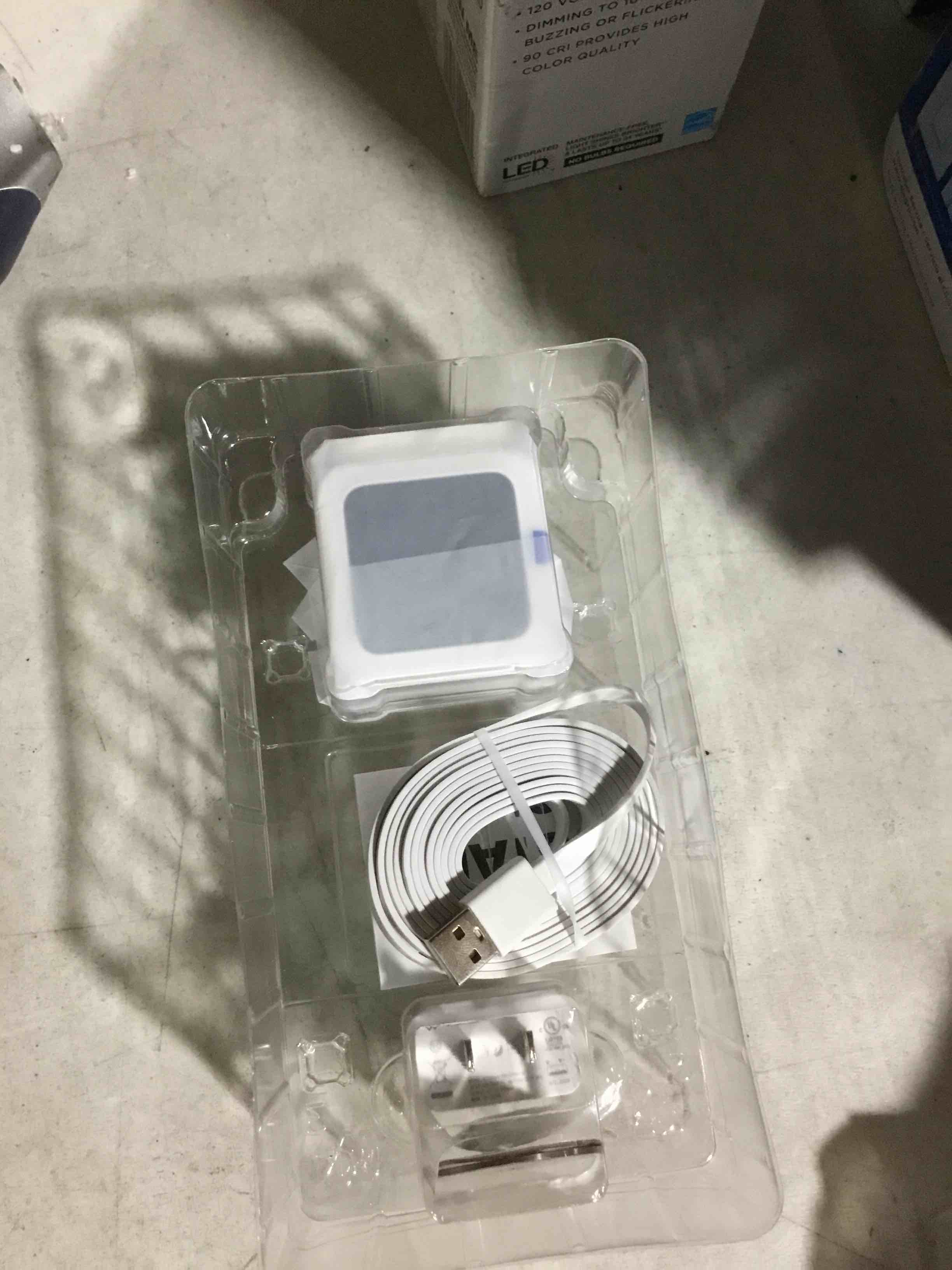 https://s3.amazonaws.com/lotting-images-prod/bidfta/RED6222826_1714417662198.jpeg