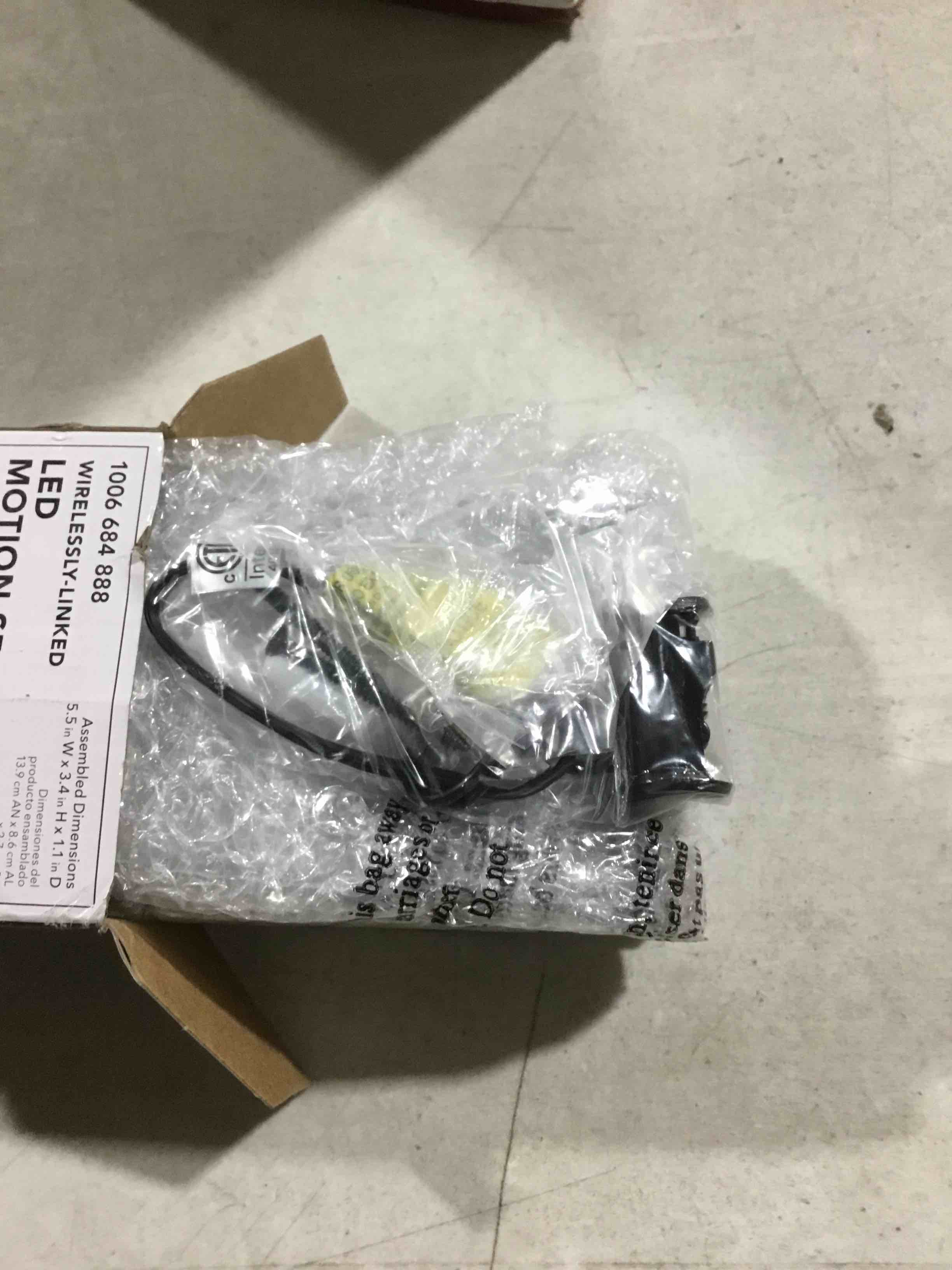 https://s3.amazonaws.com/lotting-images-prod/bidfta/RED6222894_1714421179916.jpeg
