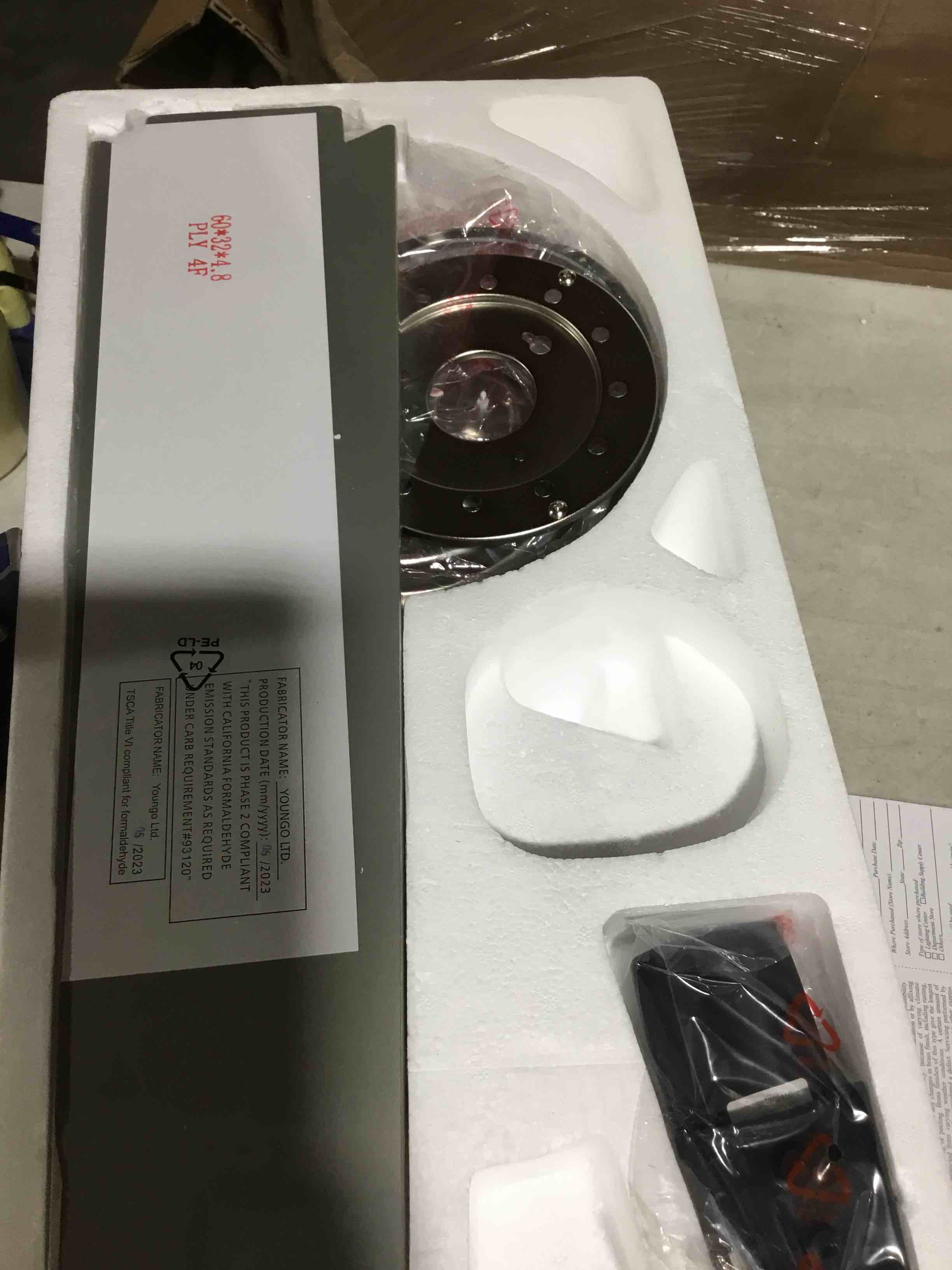 https://s3.amazonaws.com/lotting-images-prod/bidfta/RED6222910_1714578126820.jpeg