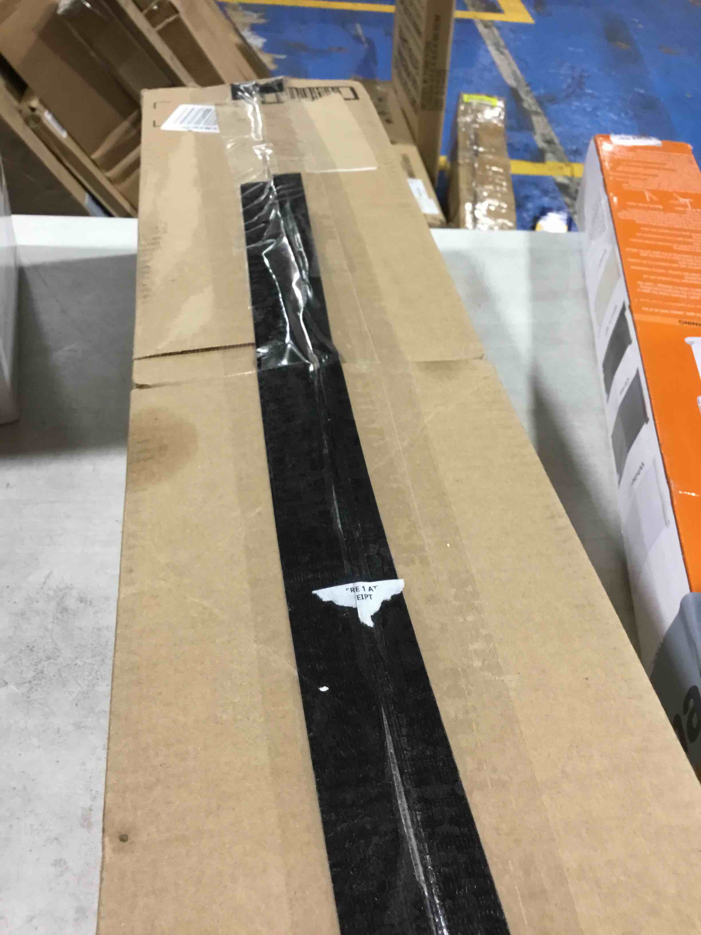 https://s3.amazonaws.com/lotting-images-prod/bidfta/RED6223306_1715175822913.jpeg