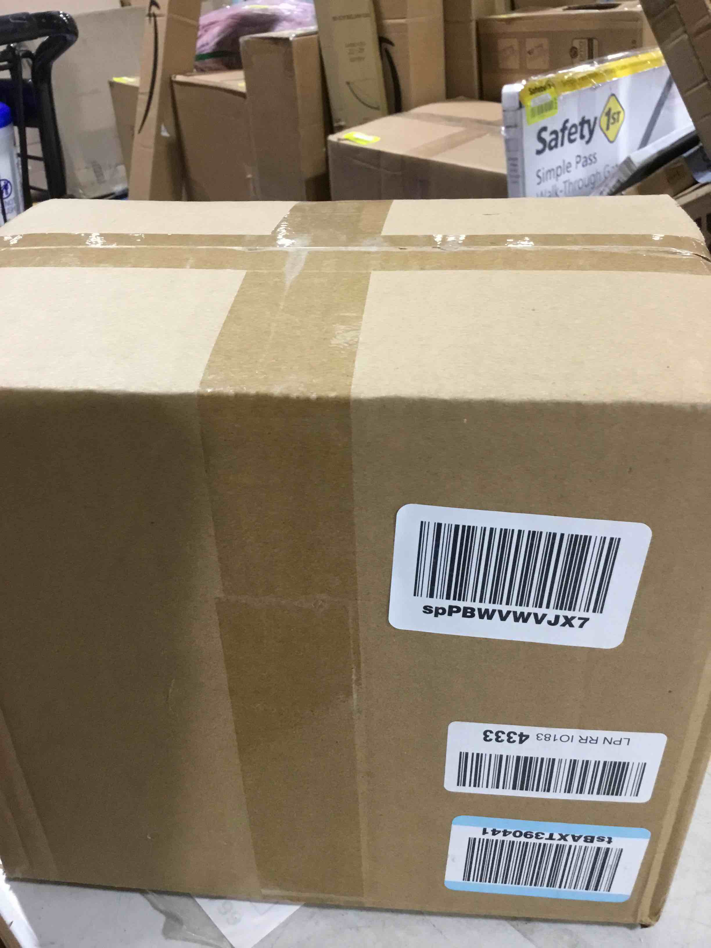 https://s3.amazonaws.com/lotting-images-prod/bidfta/RED6223308_1715175985110.jpeg