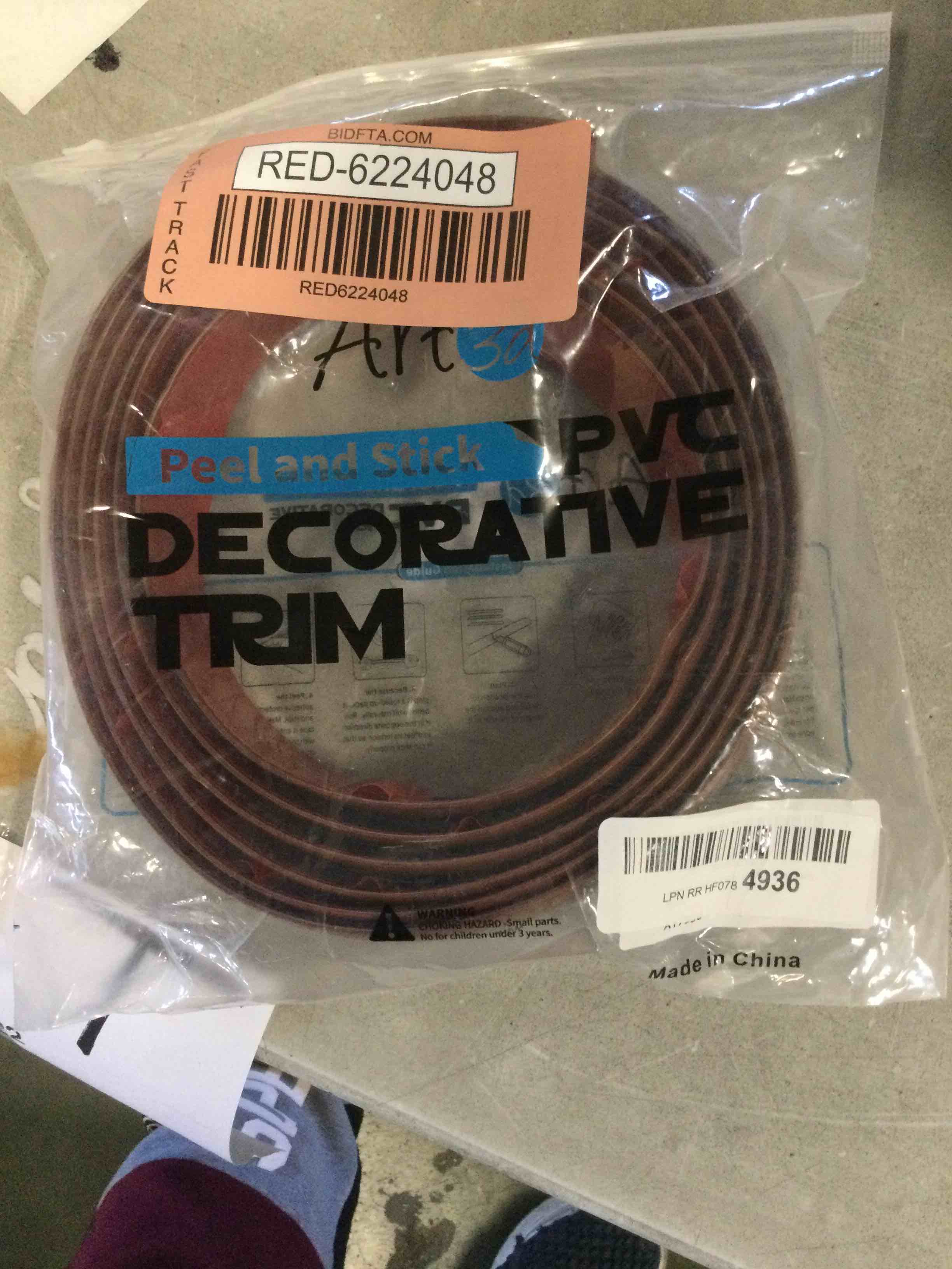 https://s3.amazonaws.com/lotting-images-prod/bidfta/RED6224048_1714066076877.jpeg