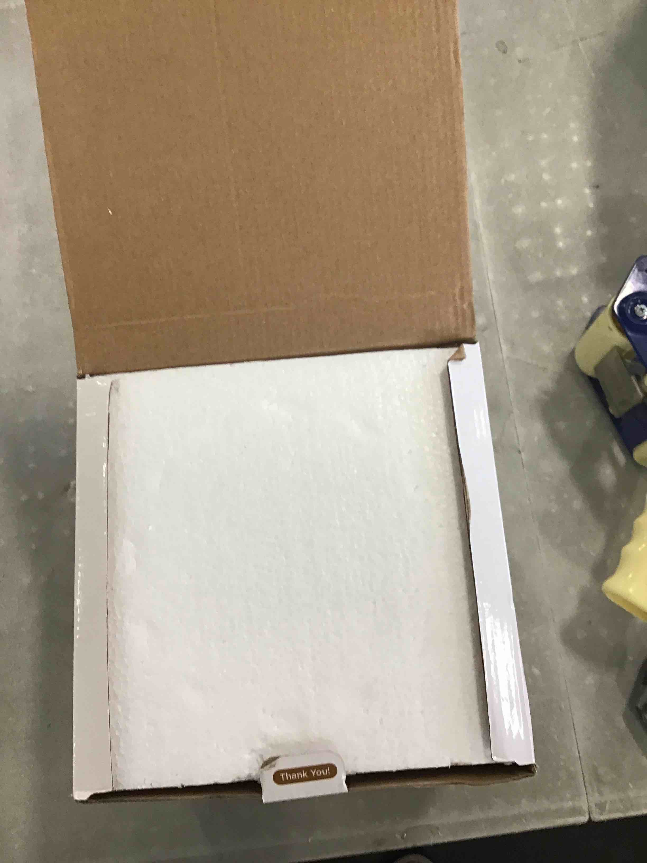 https://s3.amazonaws.com/lotting-images-prod/bidfta/RED6225087_1715258735812.jpeg