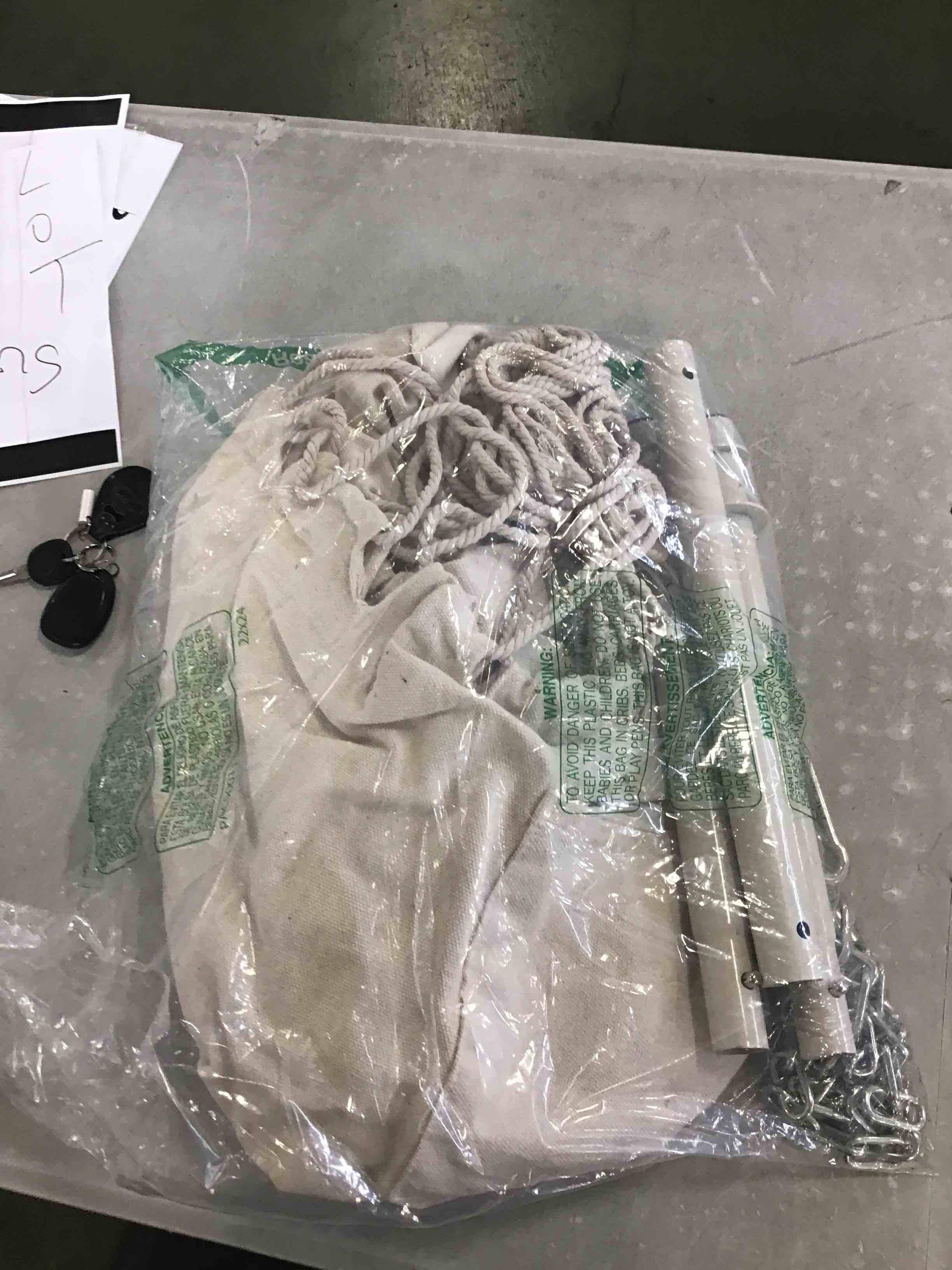 https://s3.amazonaws.com/lotting-images-prod/bidfta/RED6225099_1715259601576.jpeg