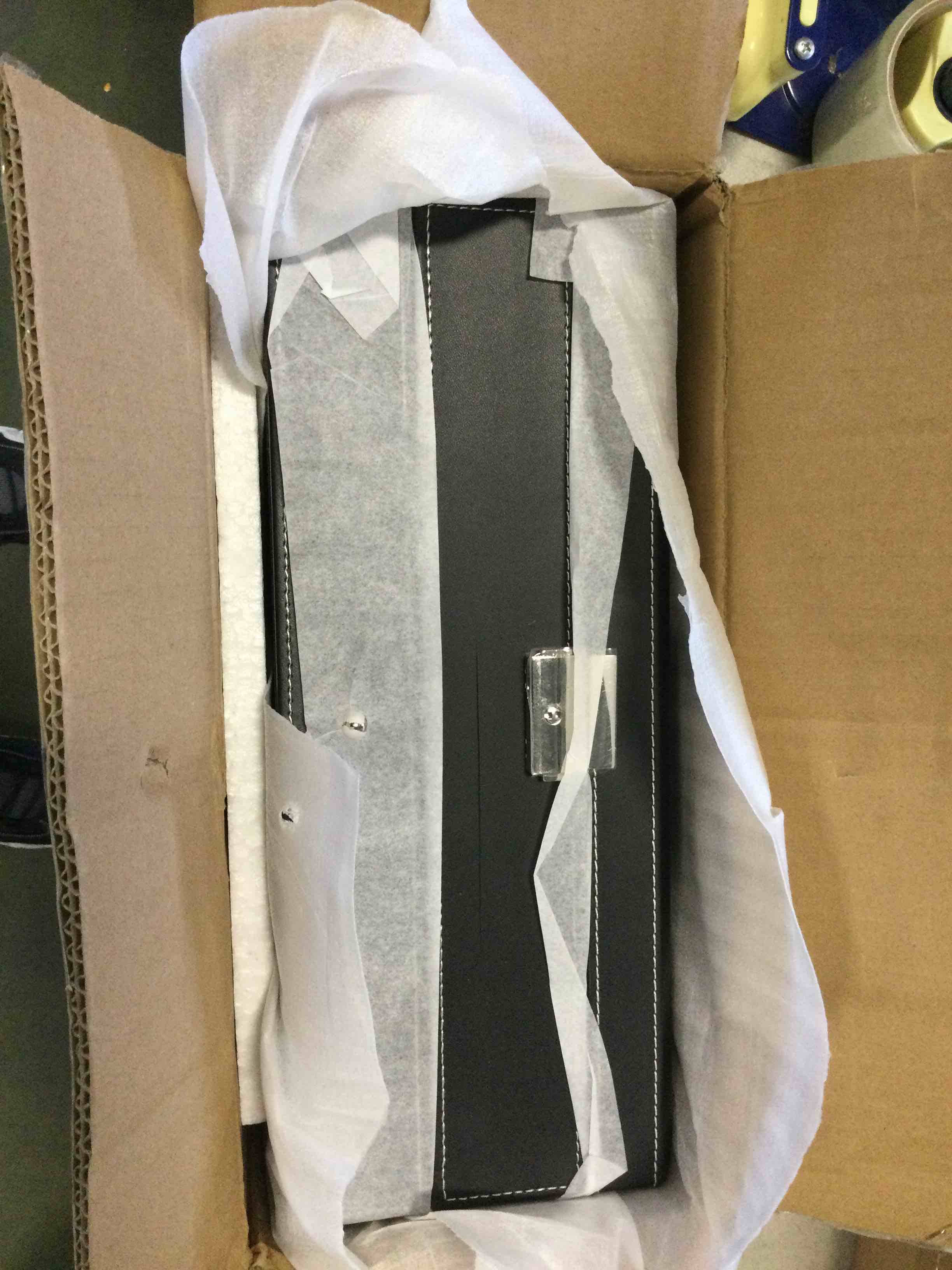 https://s3.amazonaws.com/lotting-images-prod/bidfta/RED6225567_1713804767784.jpeg