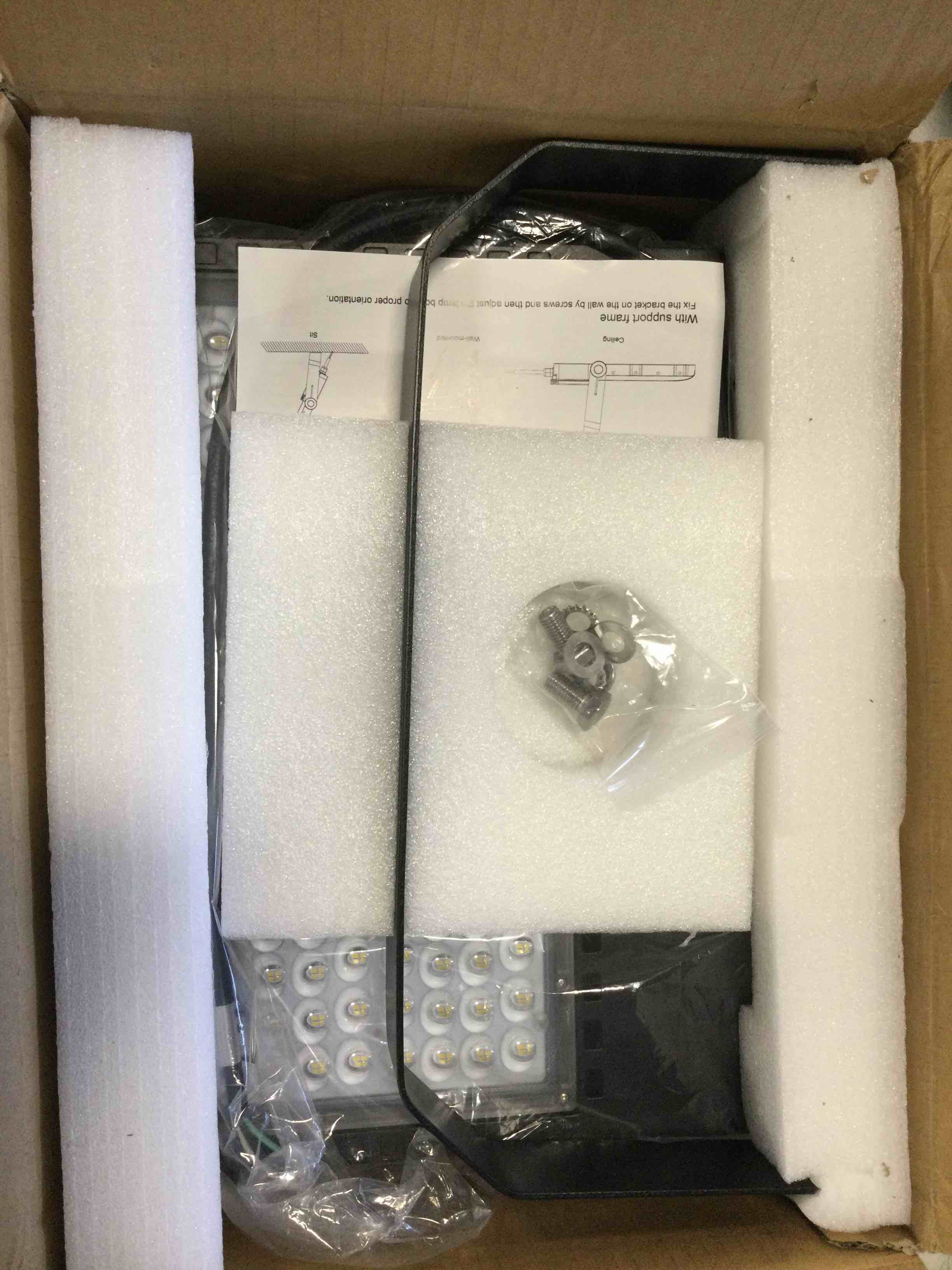 https://s3.amazonaws.com/lotting-images-prod/bidfta/RED6225576_1713805501742.jpeg