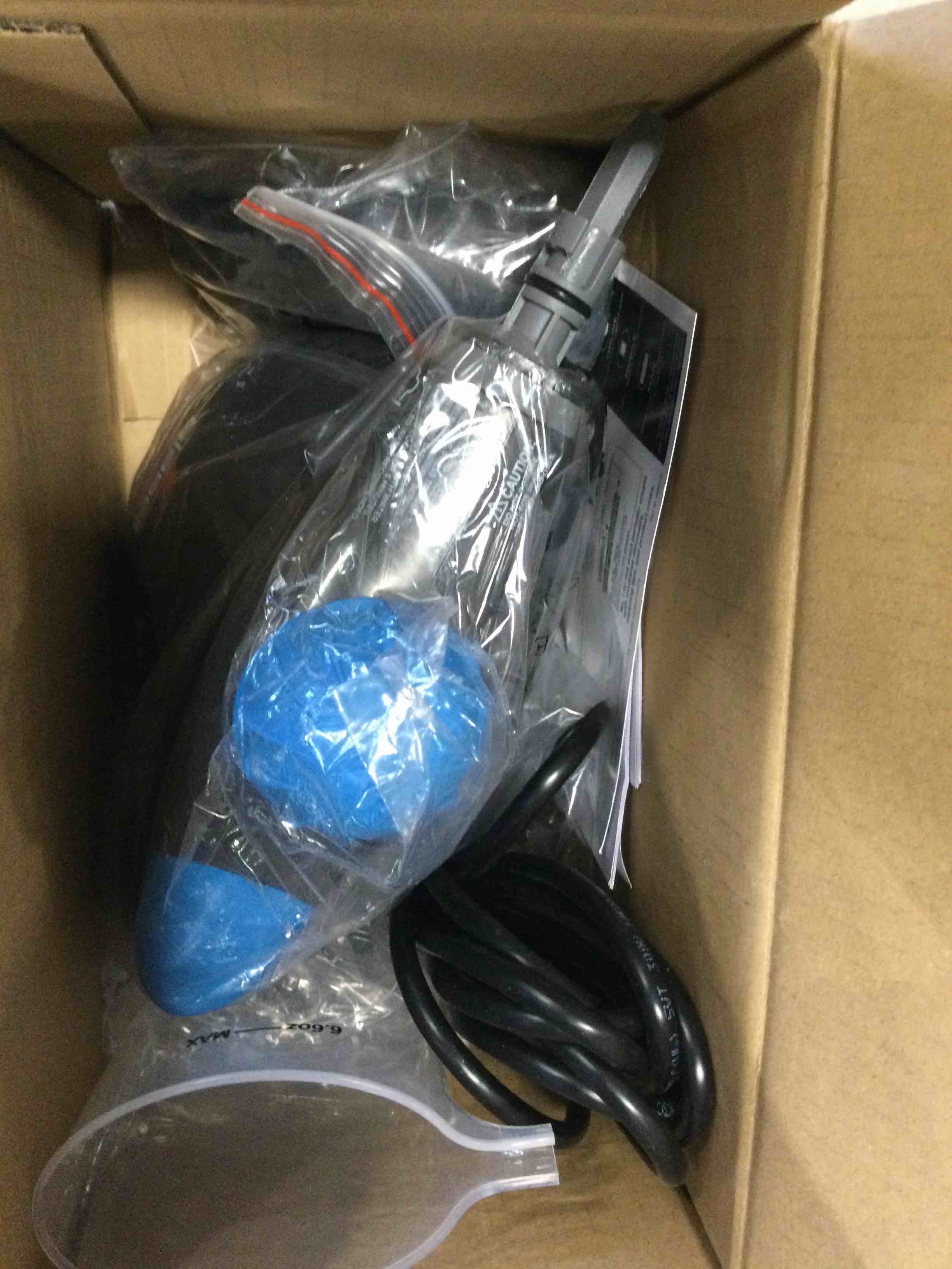 https://s3.amazonaws.com/lotting-images-prod/bidfta/RED6225700_1713814199520.jpeg
