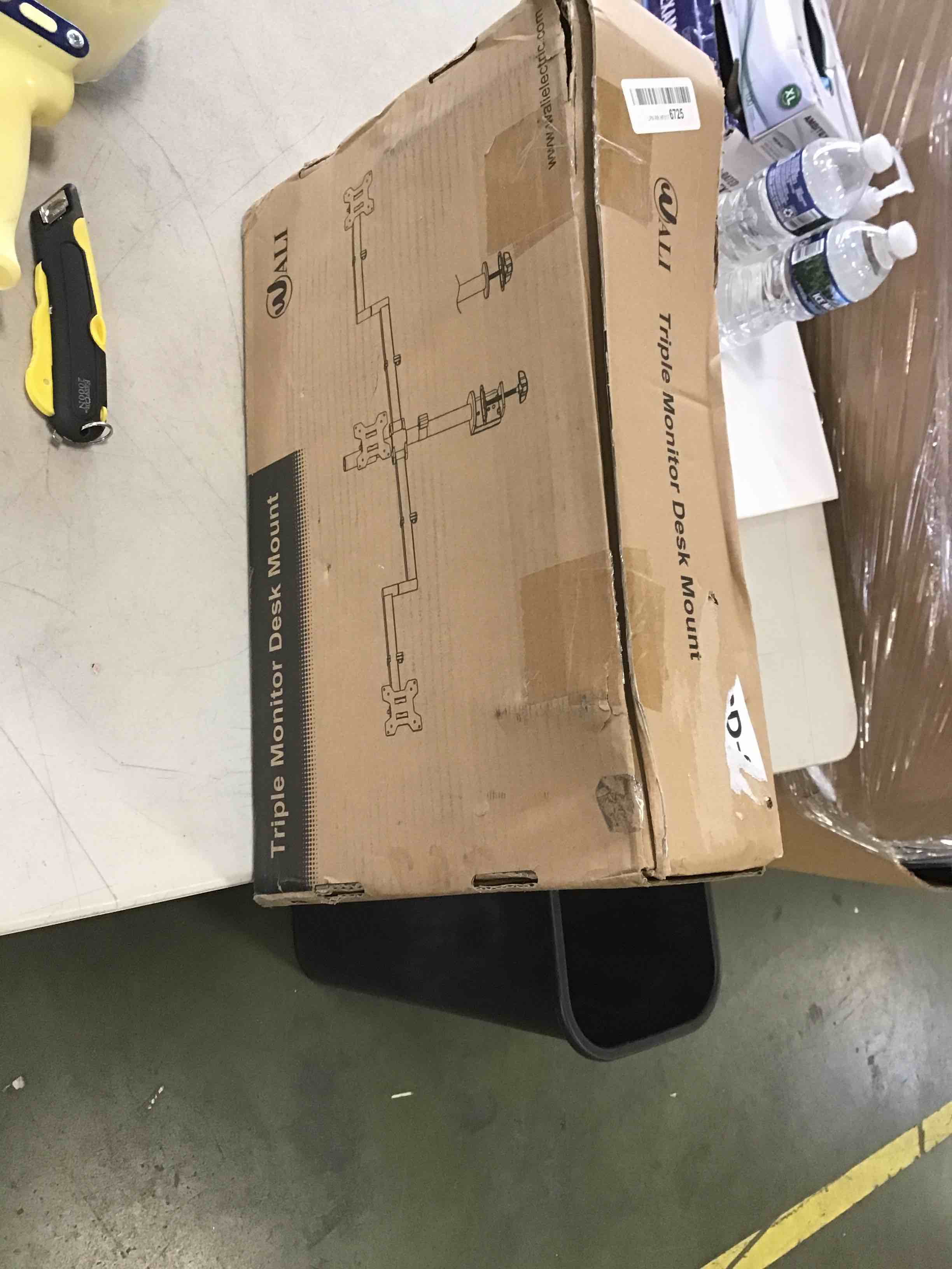 https://s3.amazonaws.com/lotting-images-prod/bidfta/RED6225902_1713883544785.jpeg