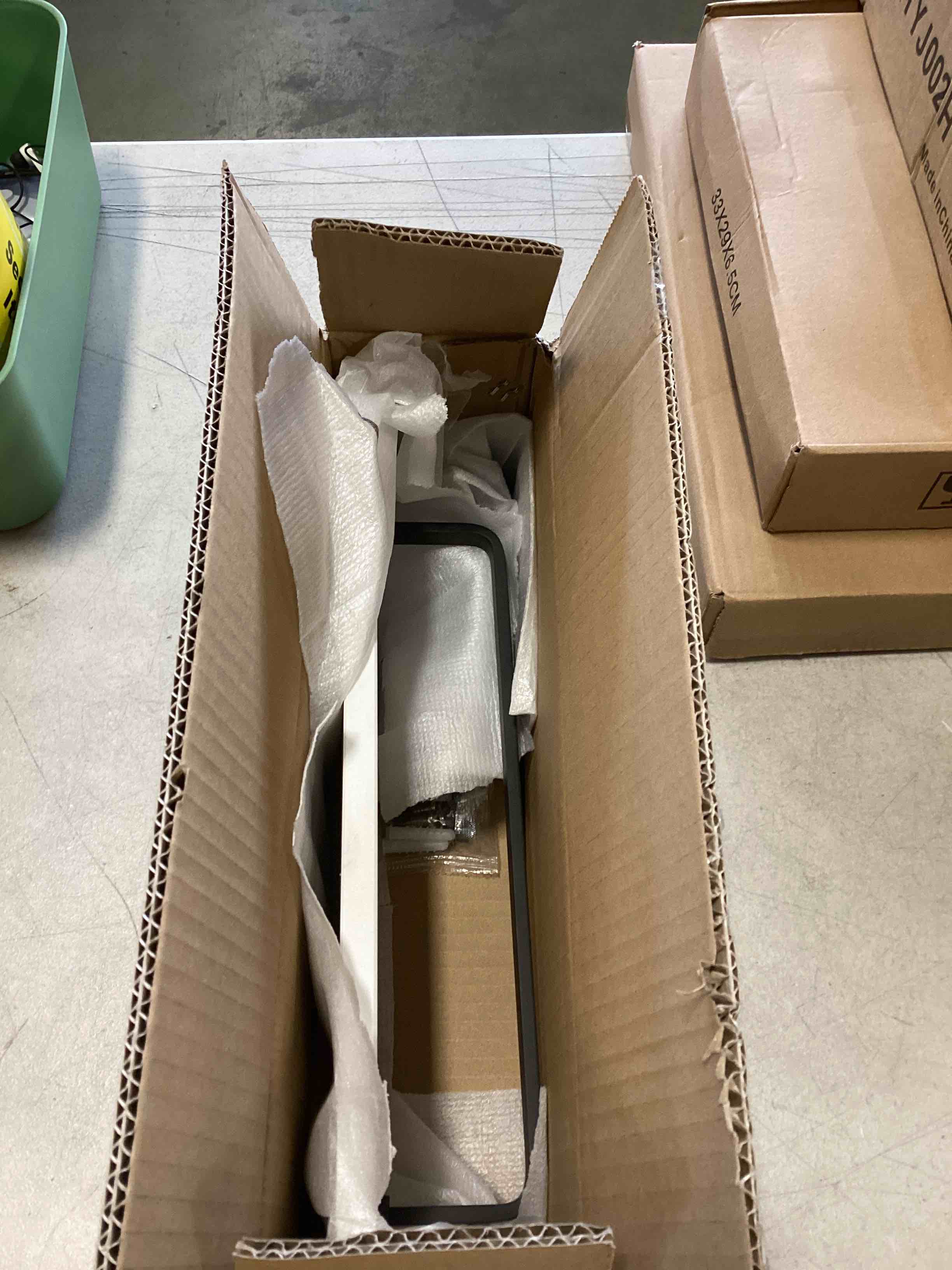 https://s3.amazonaws.com/lotting-images-prod/bidfta/RED6226506_1714050715596.jpeg