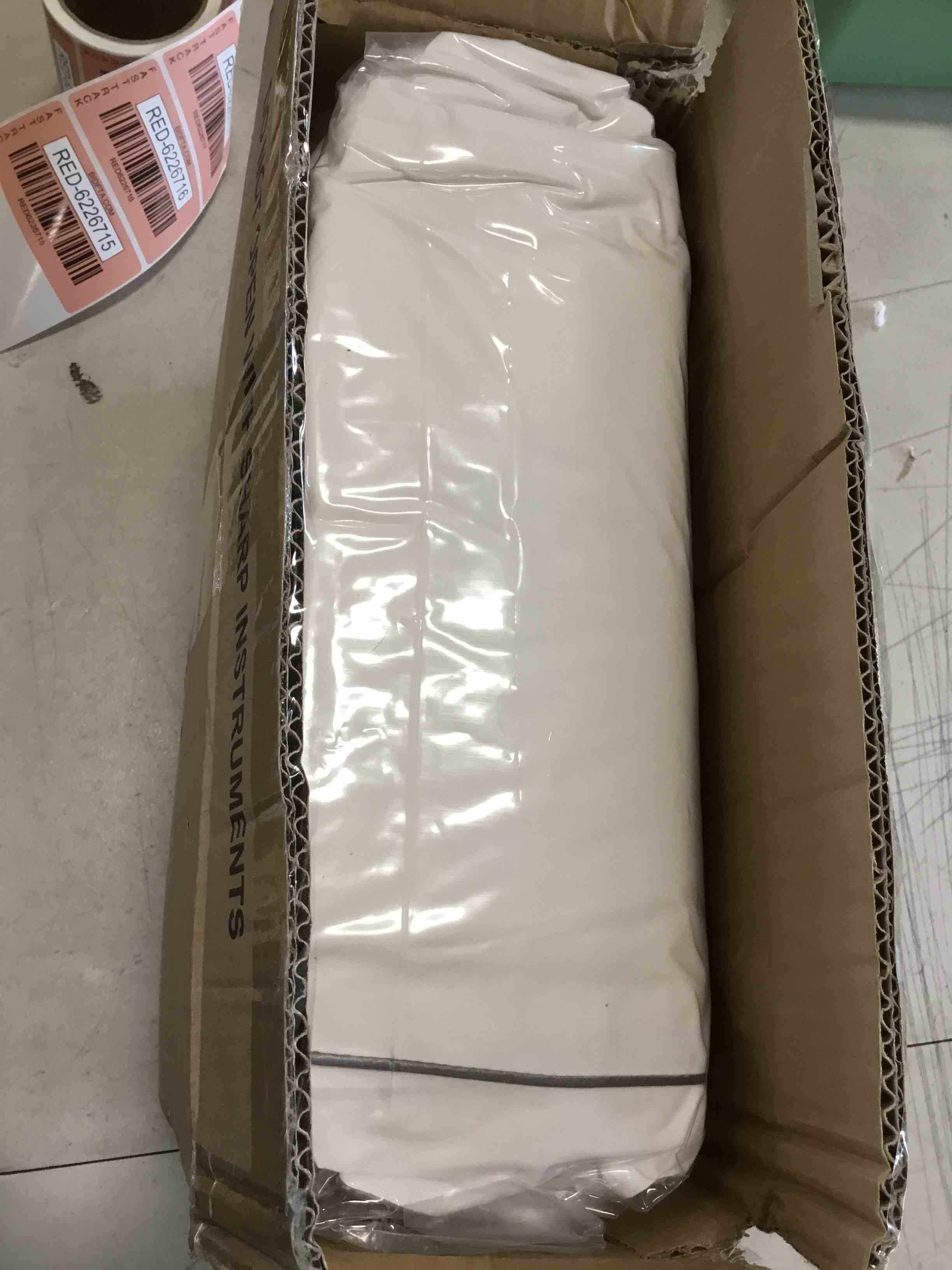 https://s3.amazonaws.com/lotting-images-prod/bidfta/RED6226715_1714409270452.jpeg