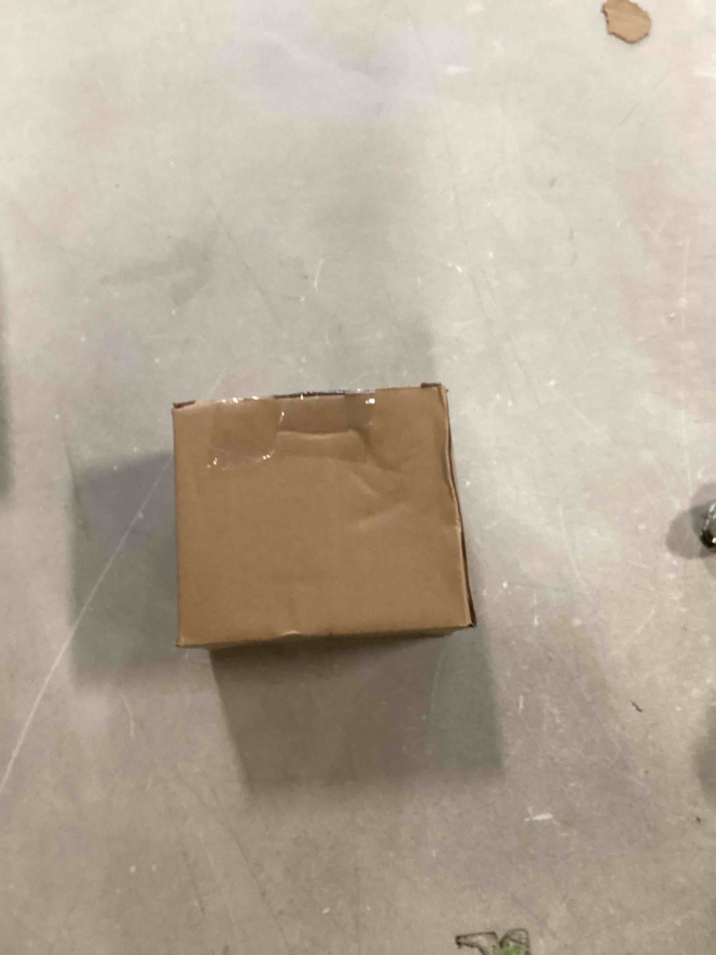 https://s3.amazonaws.com/lotting-images-prod/bidfta/RED6227040_1712935690053.jpeg
