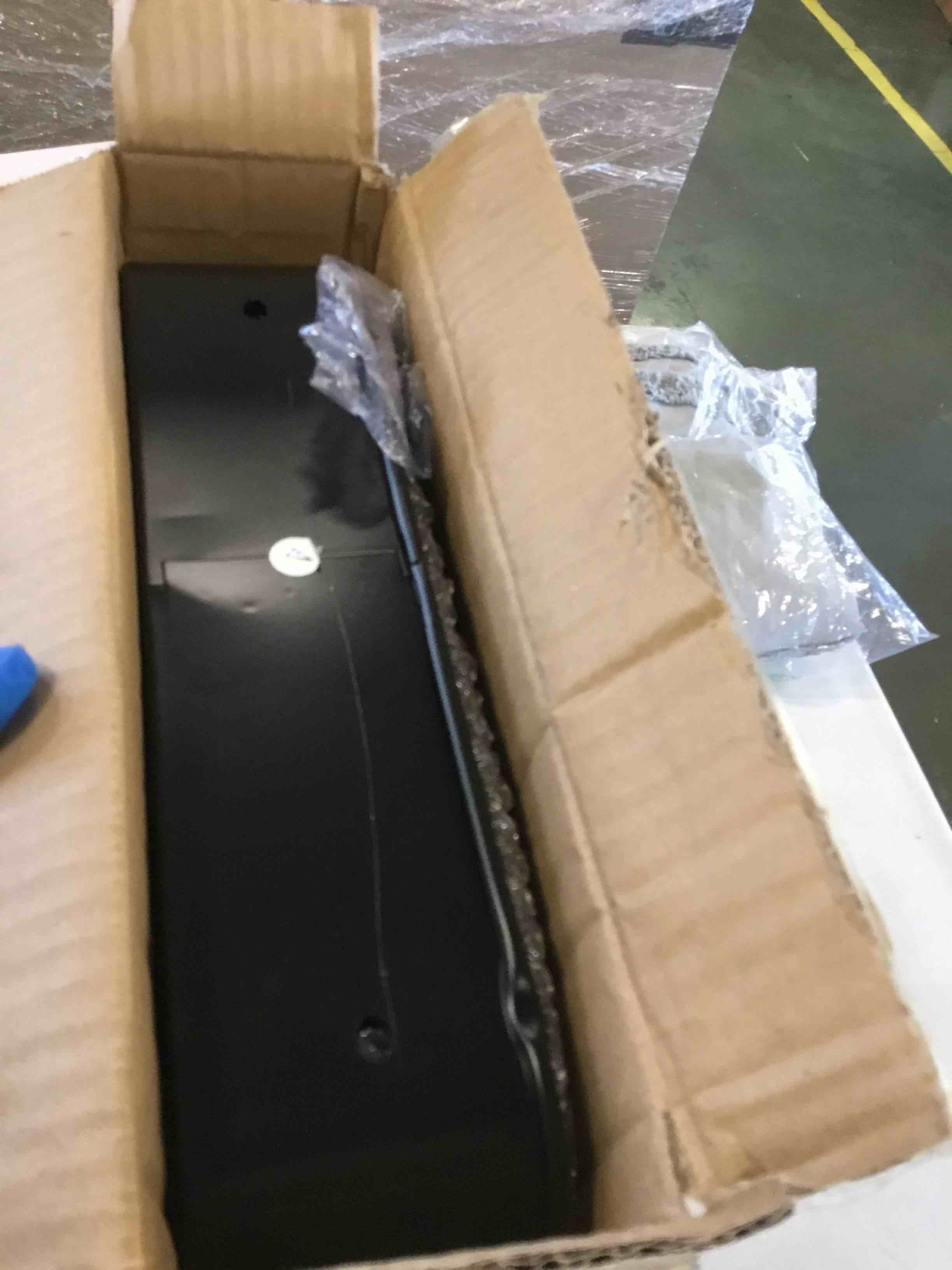 https://s3.amazonaws.com/lotting-images-prod/bidfta/RED6227466_1713195320450.jpeg