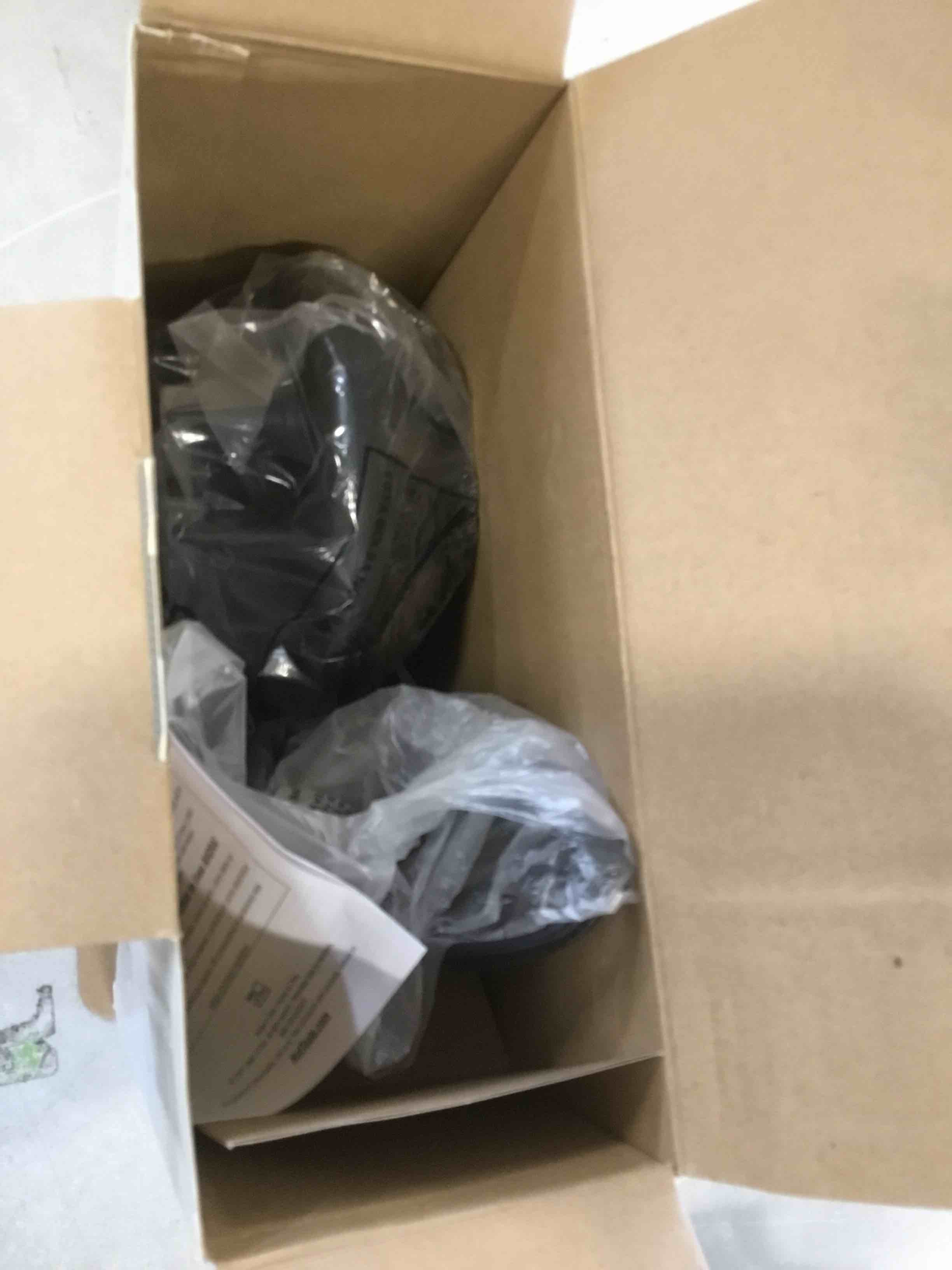 https://s3.amazonaws.com/lotting-images-prod/bidfta/RED6227617_1713211029092.jpeg