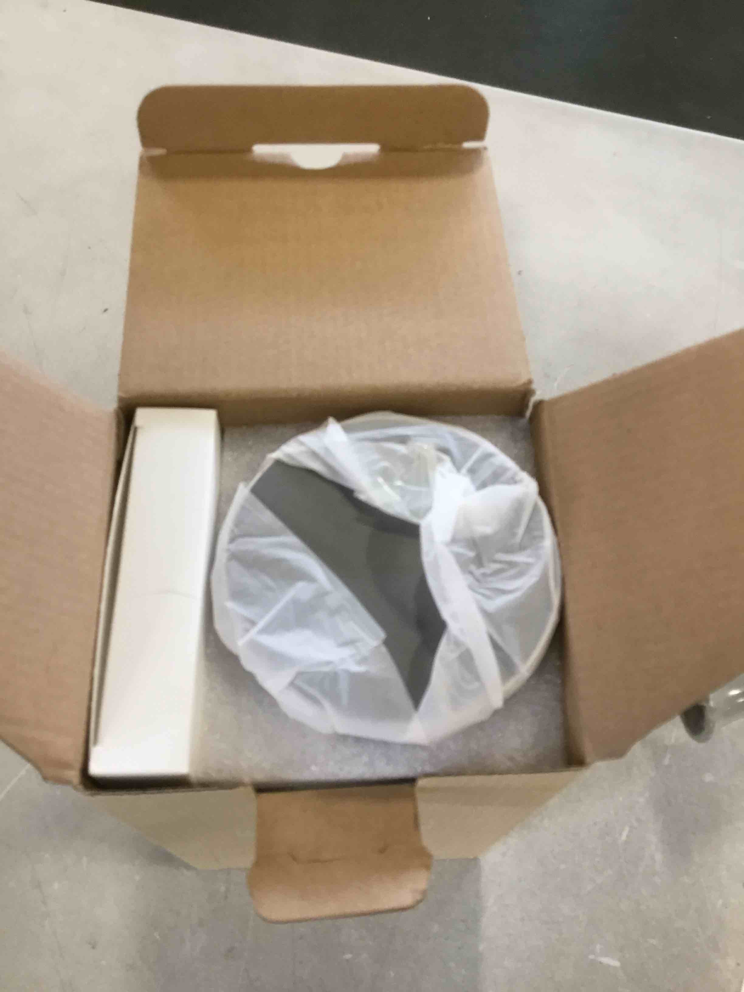 https://s3.amazonaws.com/lotting-images-prod/bidfta/RED6227618_1713211086905.jpeg