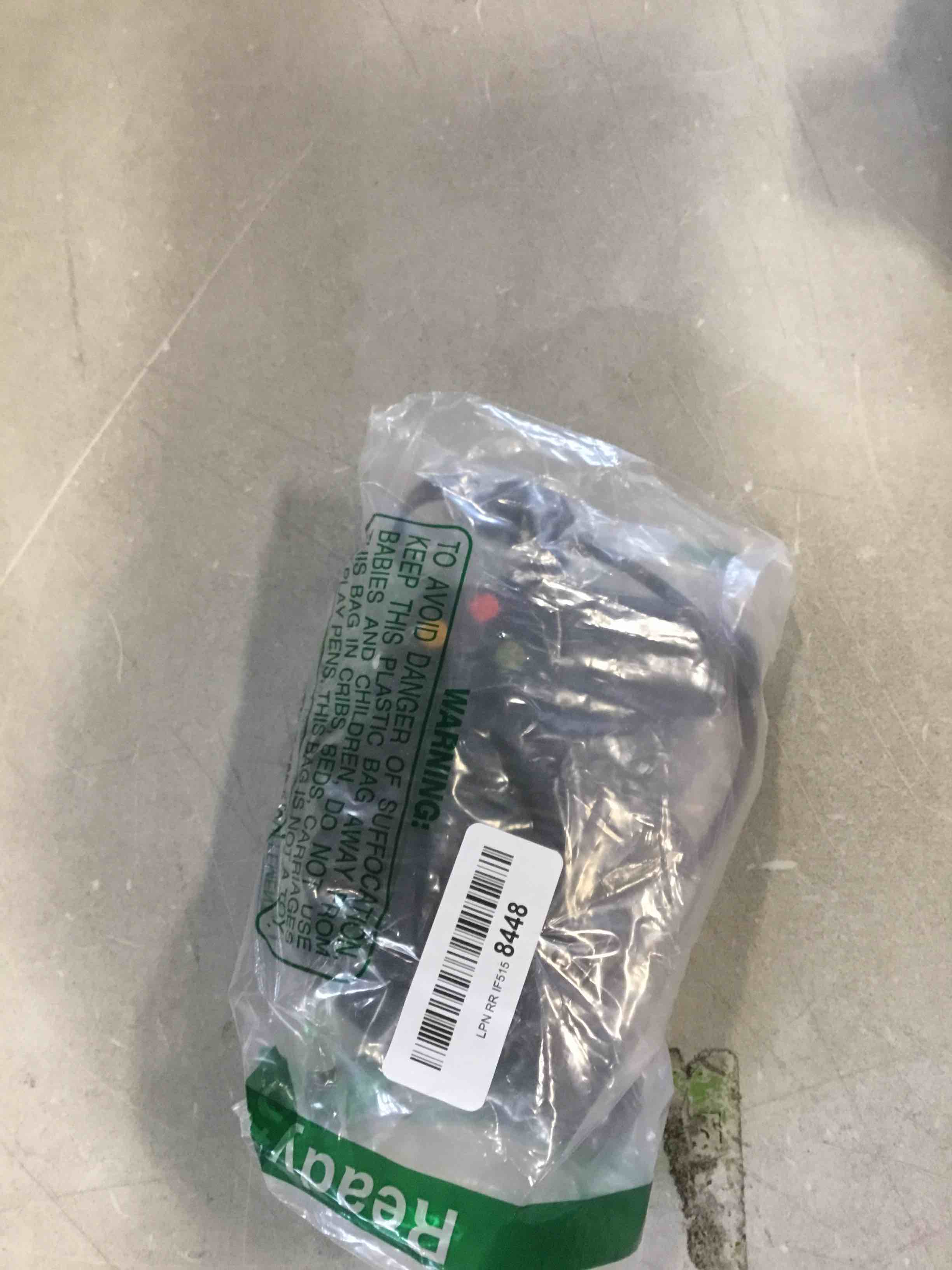 https://s3.amazonaws.com/lotting-images-prod/bidfta/RED6227625_1713211637578.jpeg