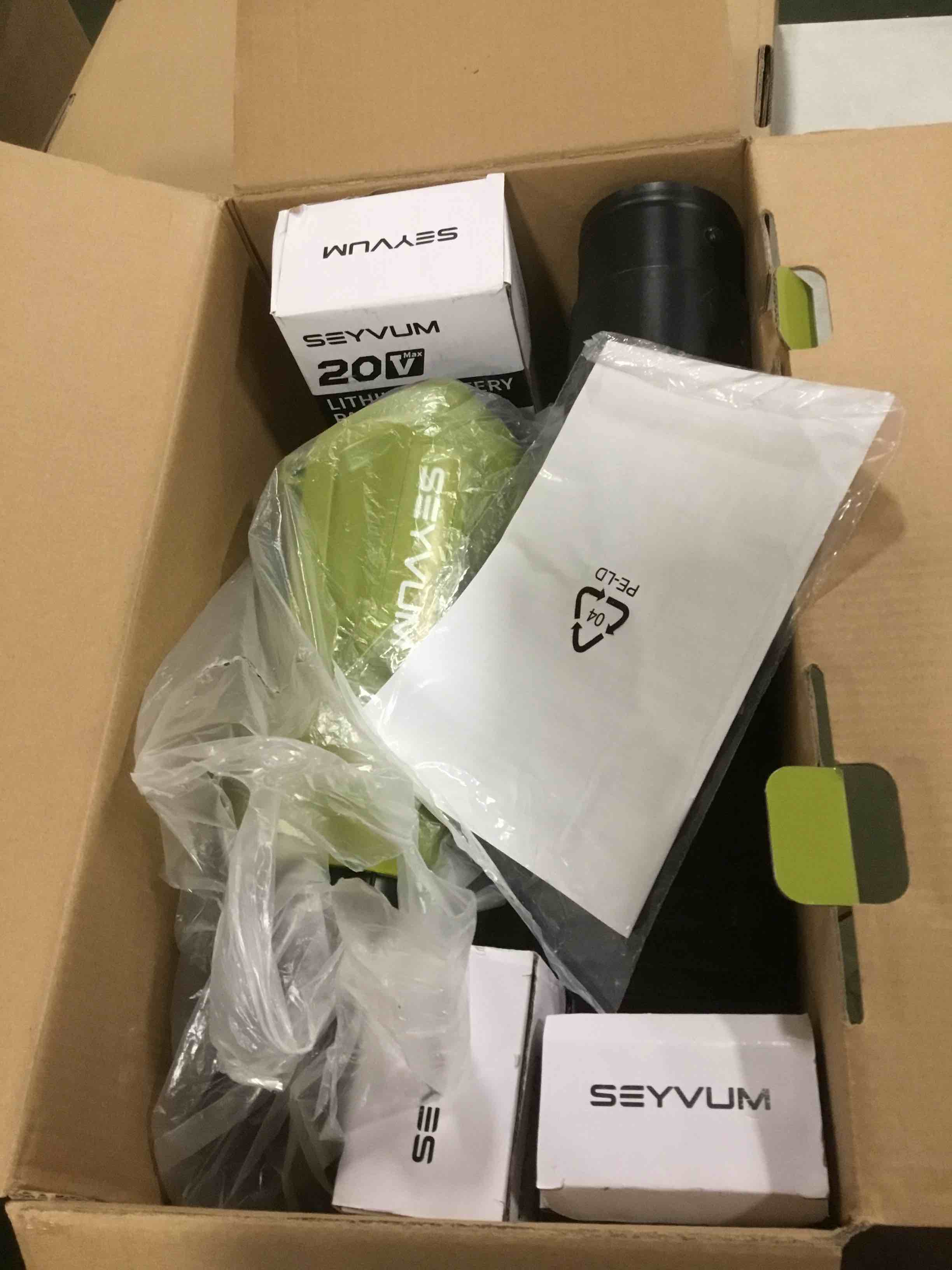 https://s3.amazonaws.com/lotting-images-prod/bidfta/RED6227937_1713352060653.jpeg