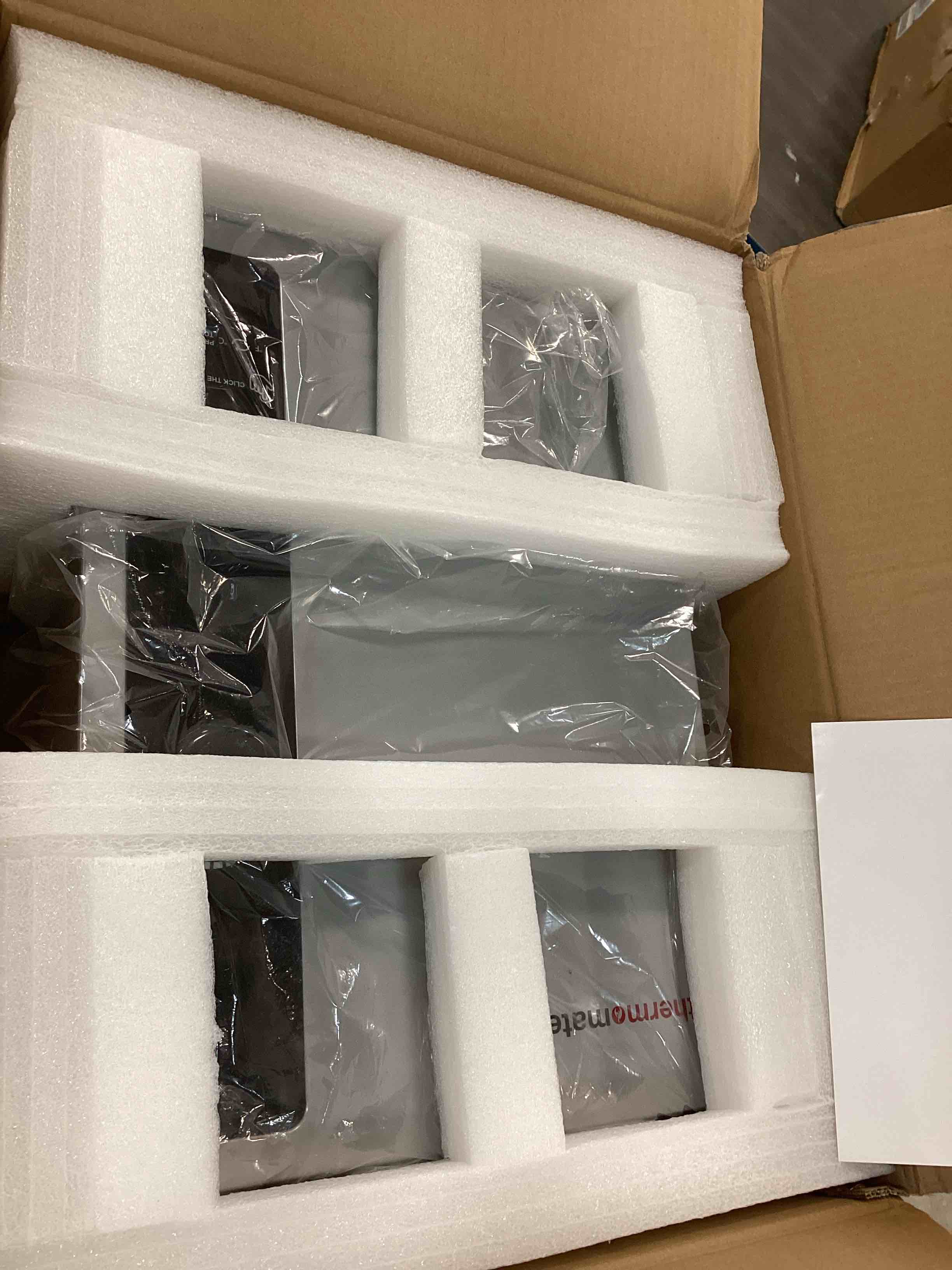 https://s3.amazonaws.com/lotting-images-prod/bidfta/RED6228642_1713885392123.jpeg