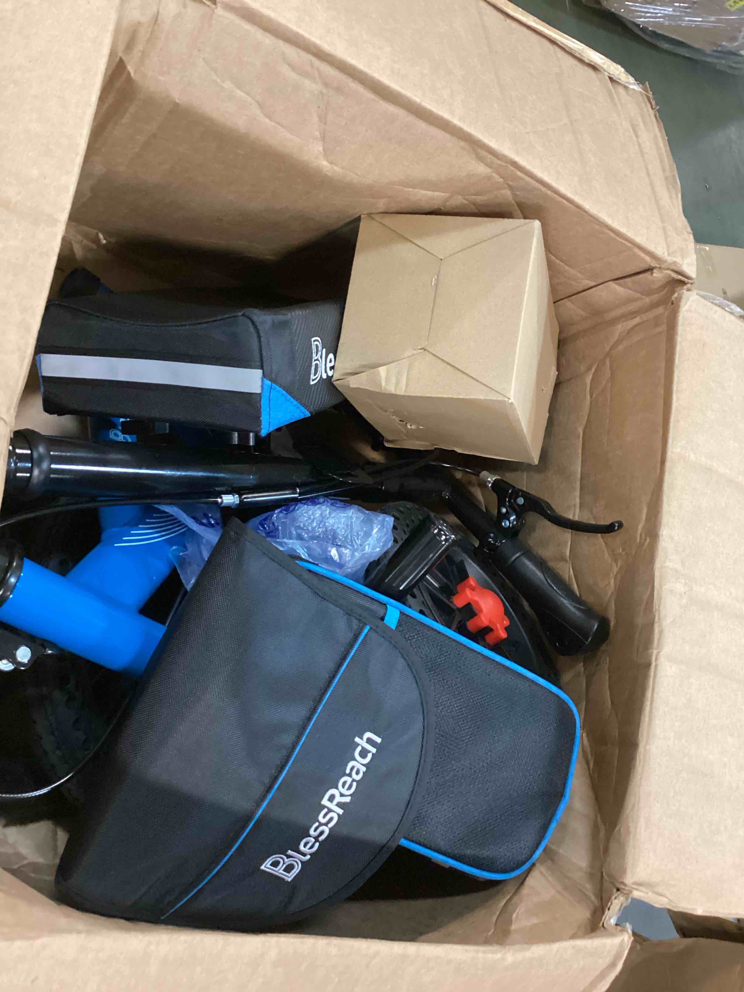 https://s3.amazonaws.com/lotting-images-prod/bidfta/RED6228730_1713897039566.jpeg