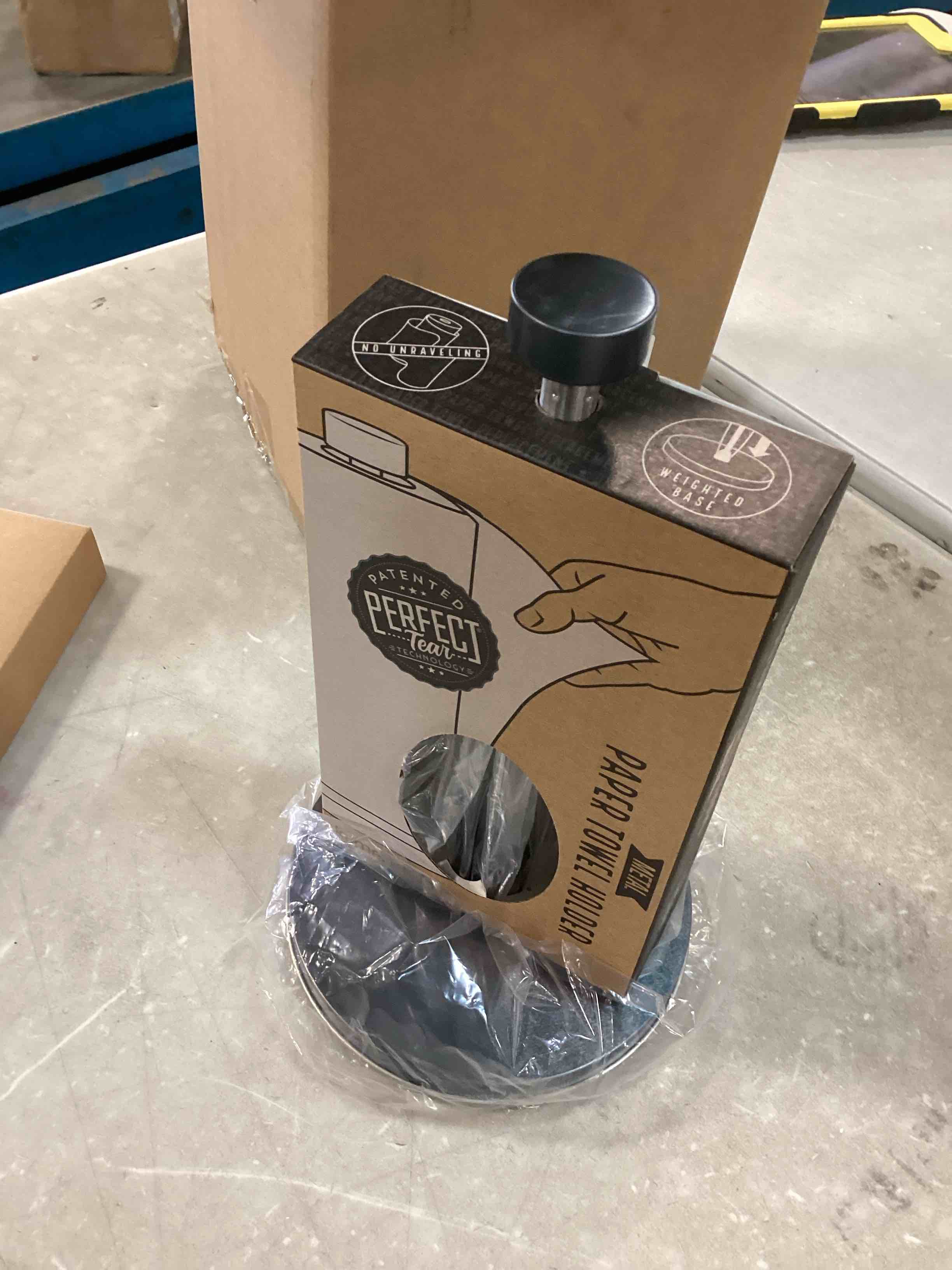 https://s3.amazonaws.com/lotting-images-prod/bidfta/RED6228736_1713898293178.jpeg