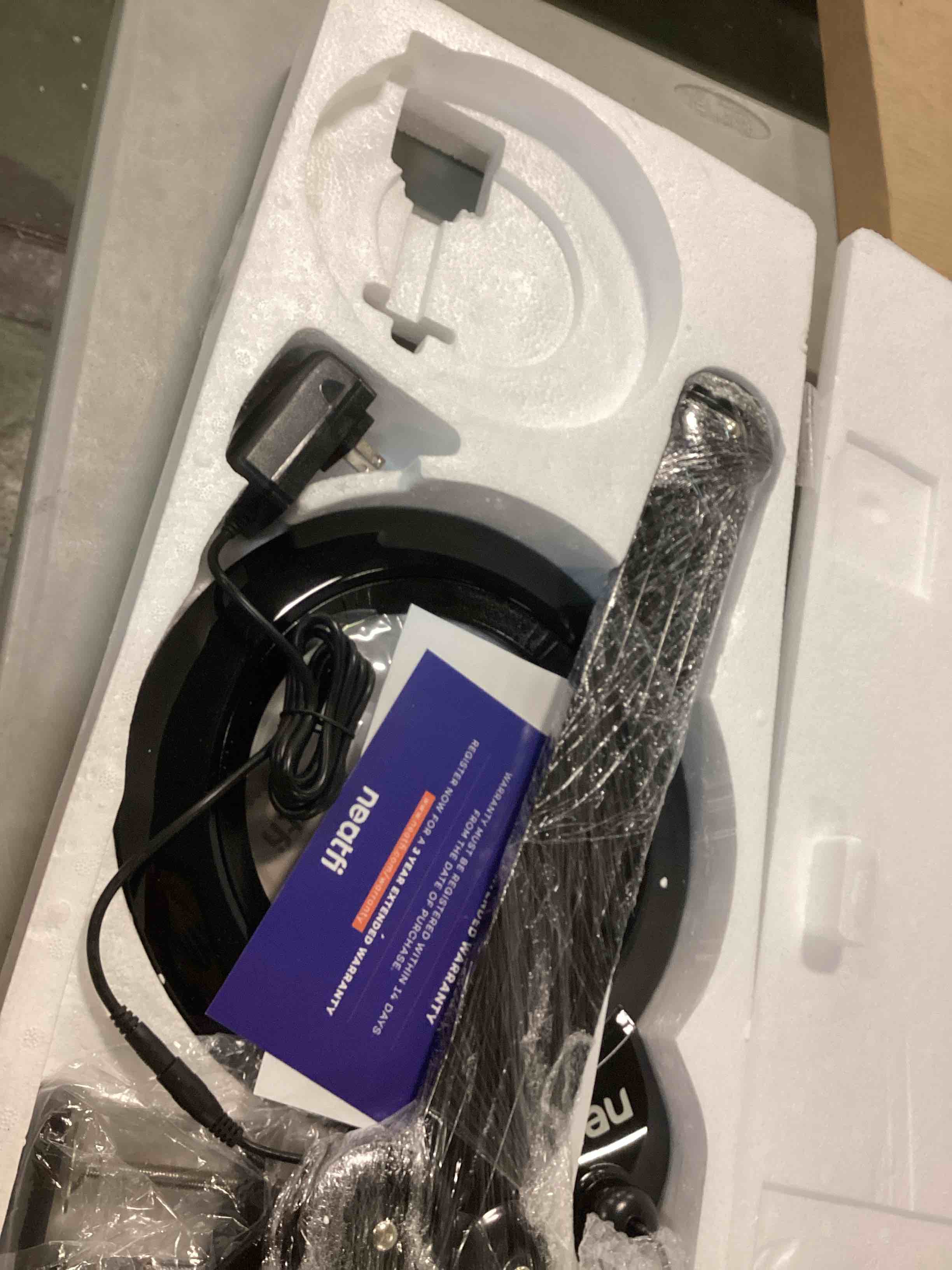 https://s3.amazonaws.com/lotting-images-prod/bidfta/RED6229009_1714044292489.jpeg