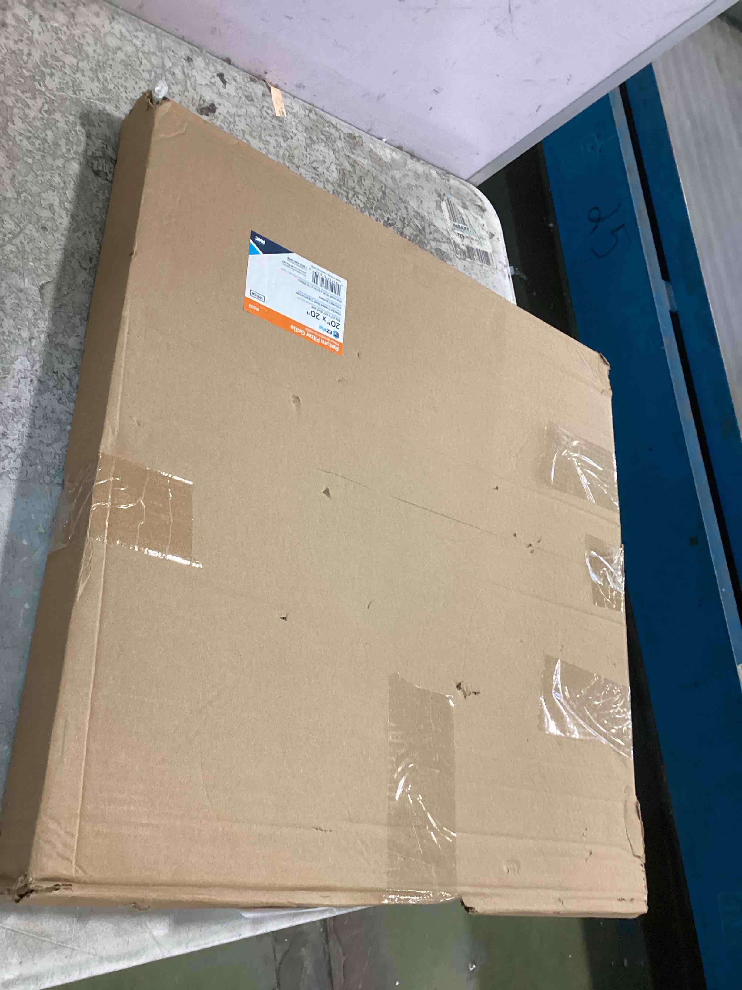 https://s3.amazonaws.com/lotting-images-prod/bidfta/RED6229373_1714146804653.jpeg